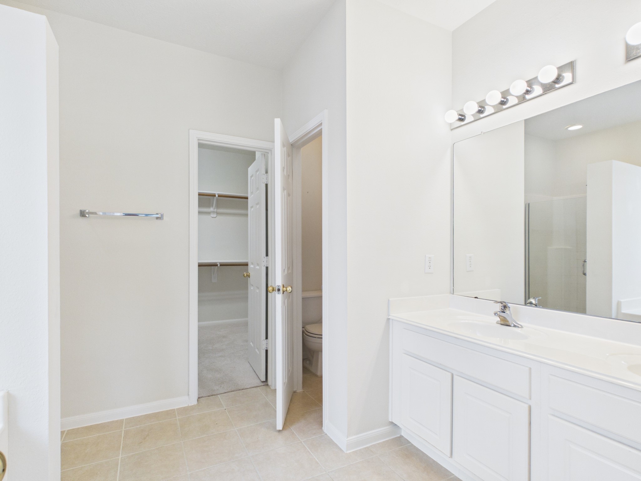 4702 Rolling View Court Property Photo 14