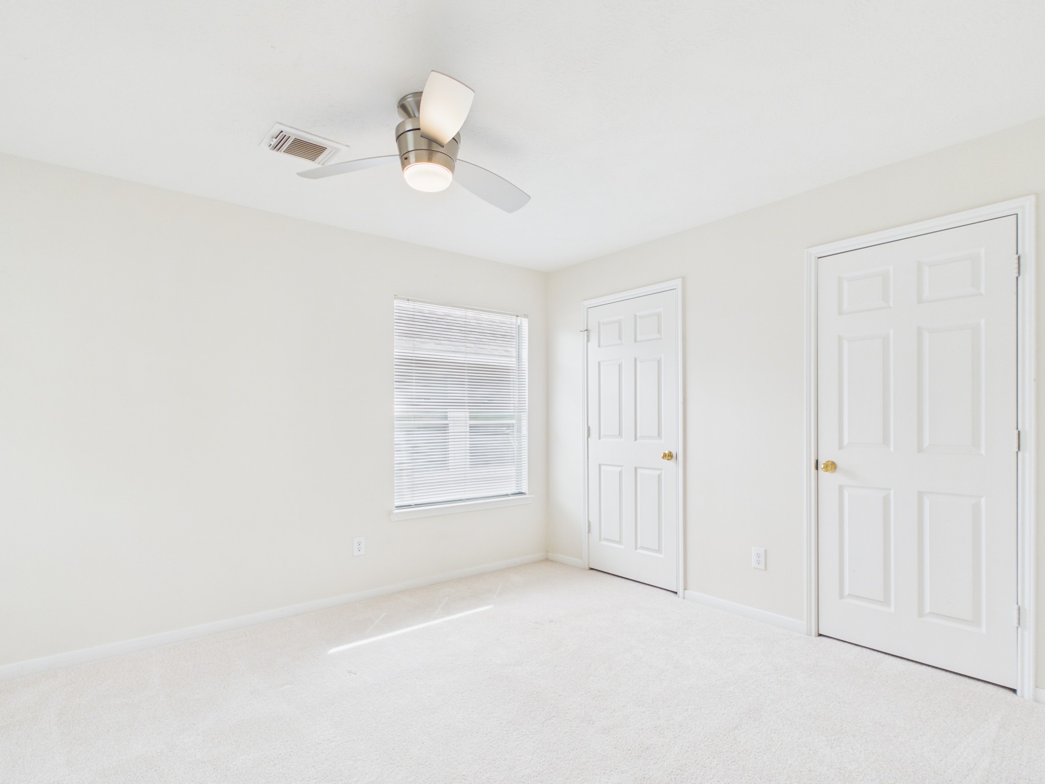 4702 Rolling View Court Property Photo 21