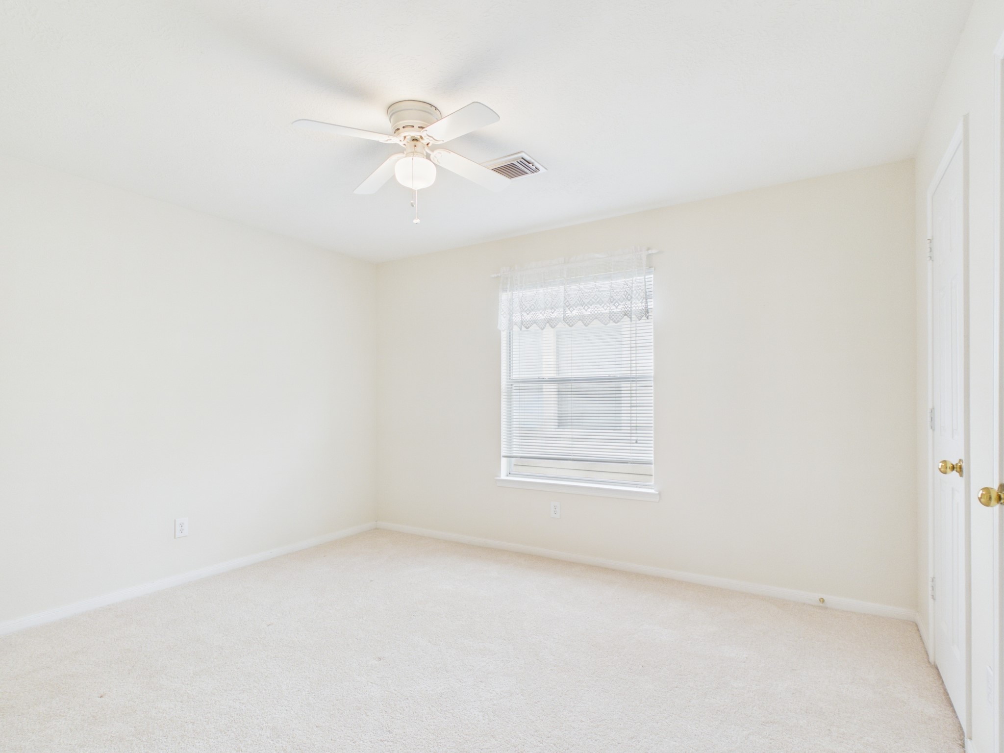 4702 Rolling View Court Property Photo 24