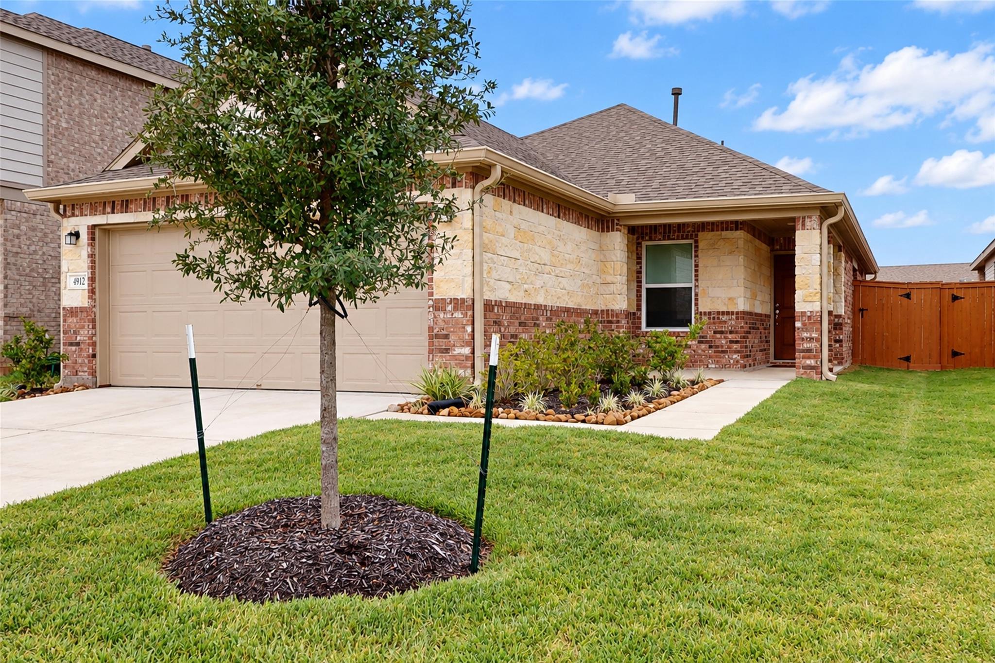 4912 Vida Vista Drive Property Photo 1