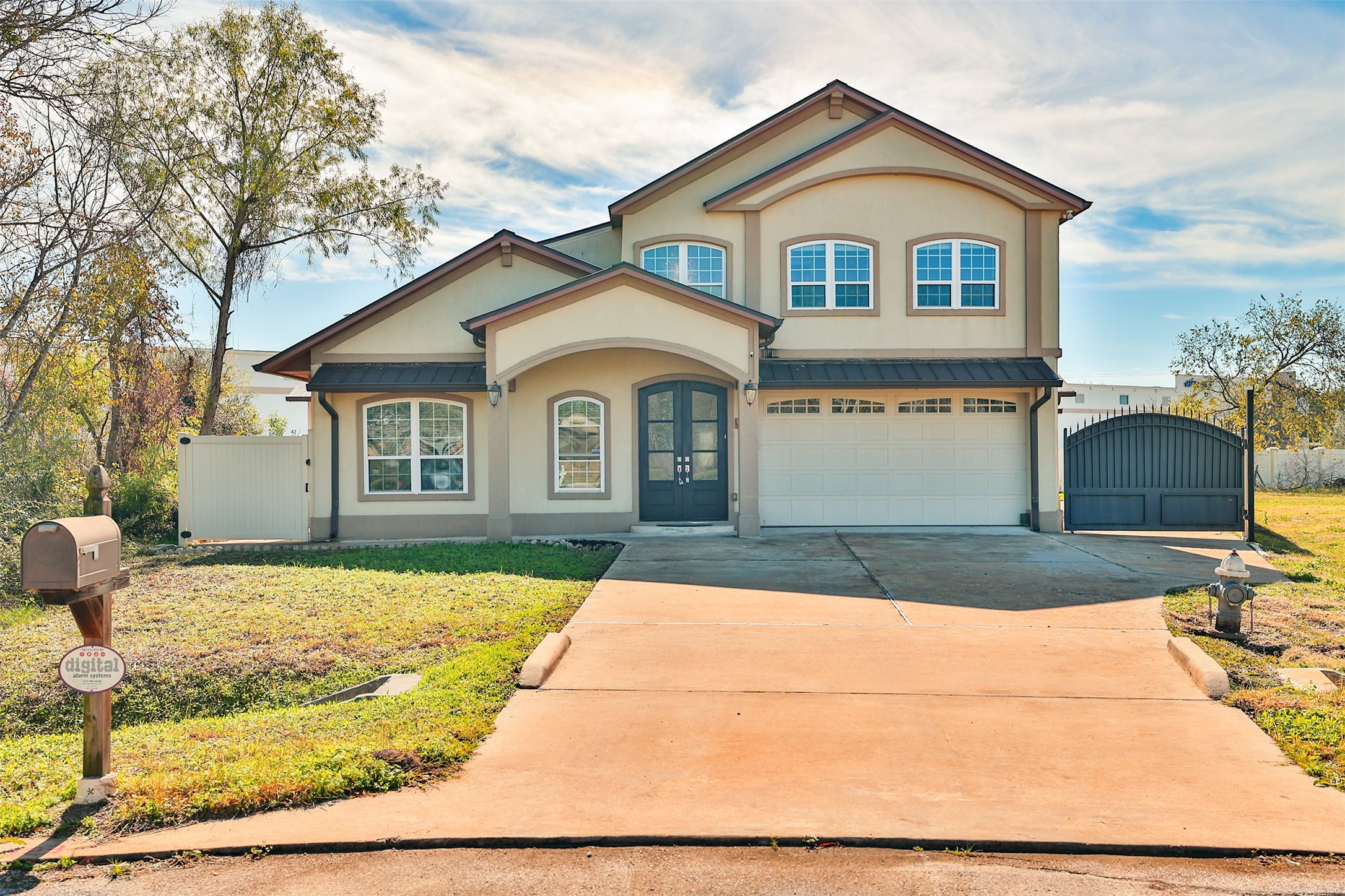 923 Pine Meadow Drive Property Photo
