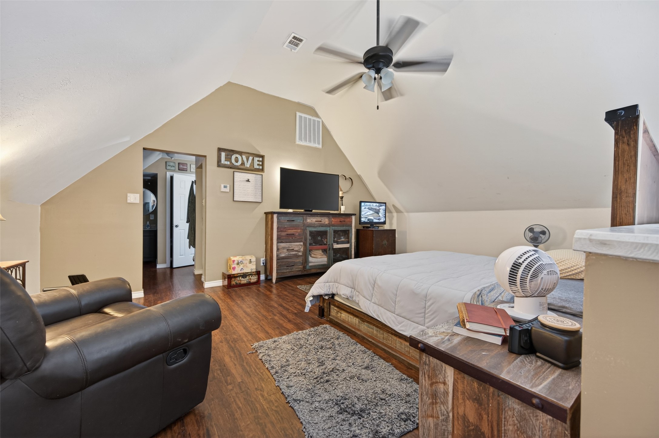 6317 Big Oaks Drive Property Photo 21
