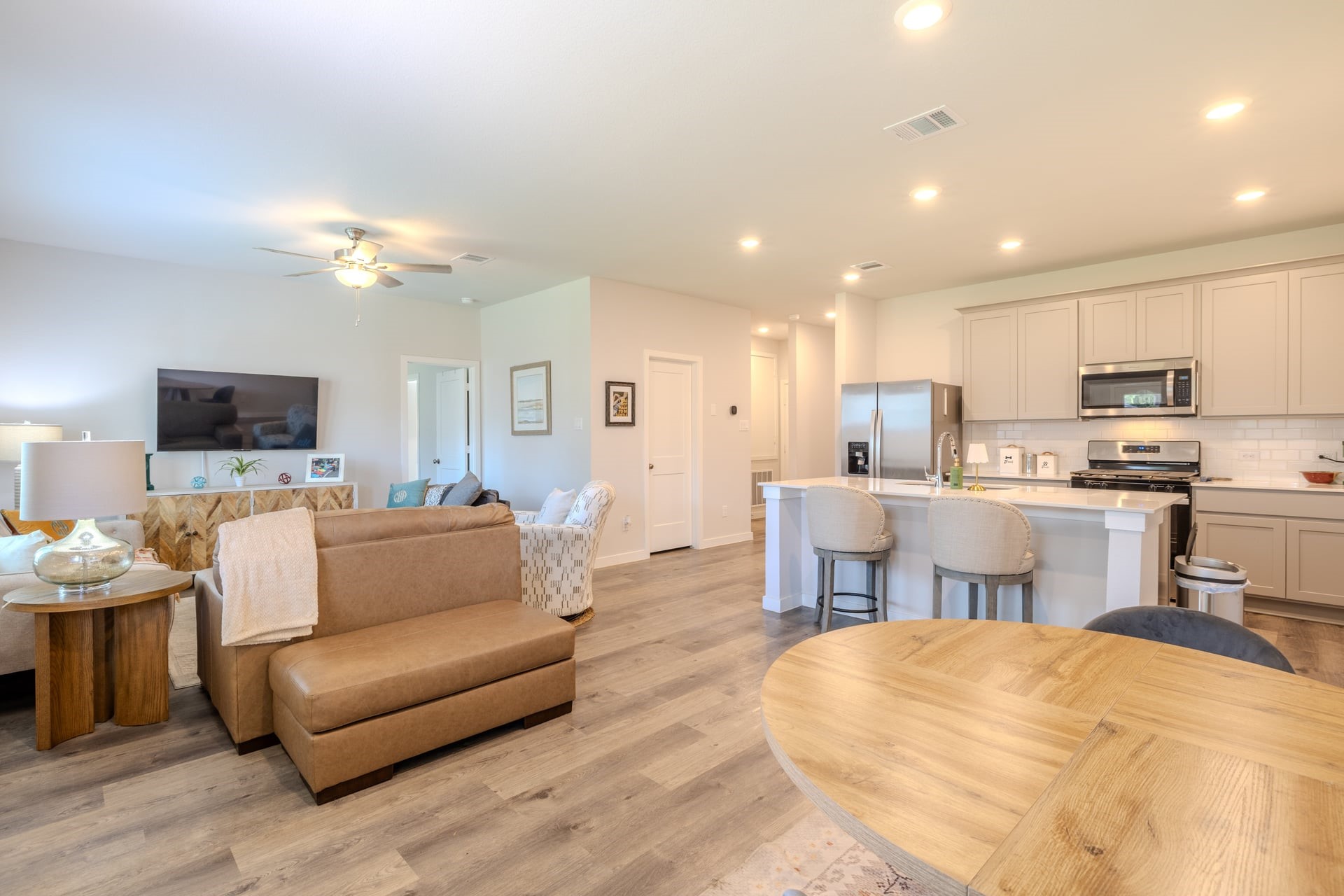 2420 Grace Property Photo 5