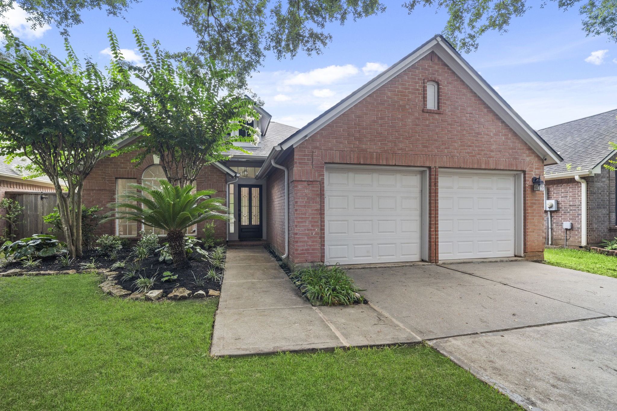 4207 Lakeshore Forest Drive Property Photo 1