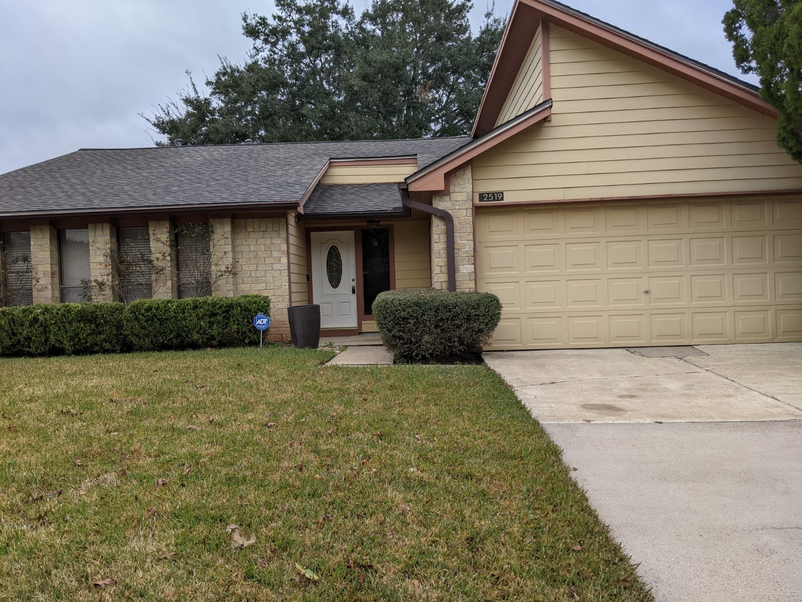 2519 Buffalo Trail Property Photo 2