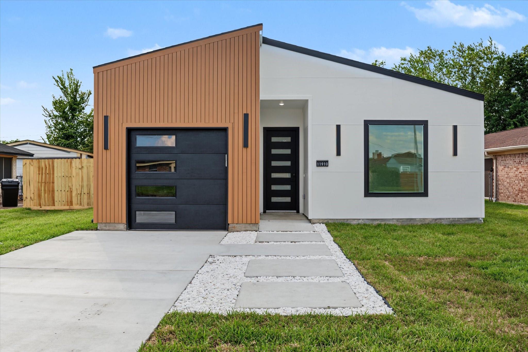 11910 Southview Street, Houston TX 77047 Property Photo 1