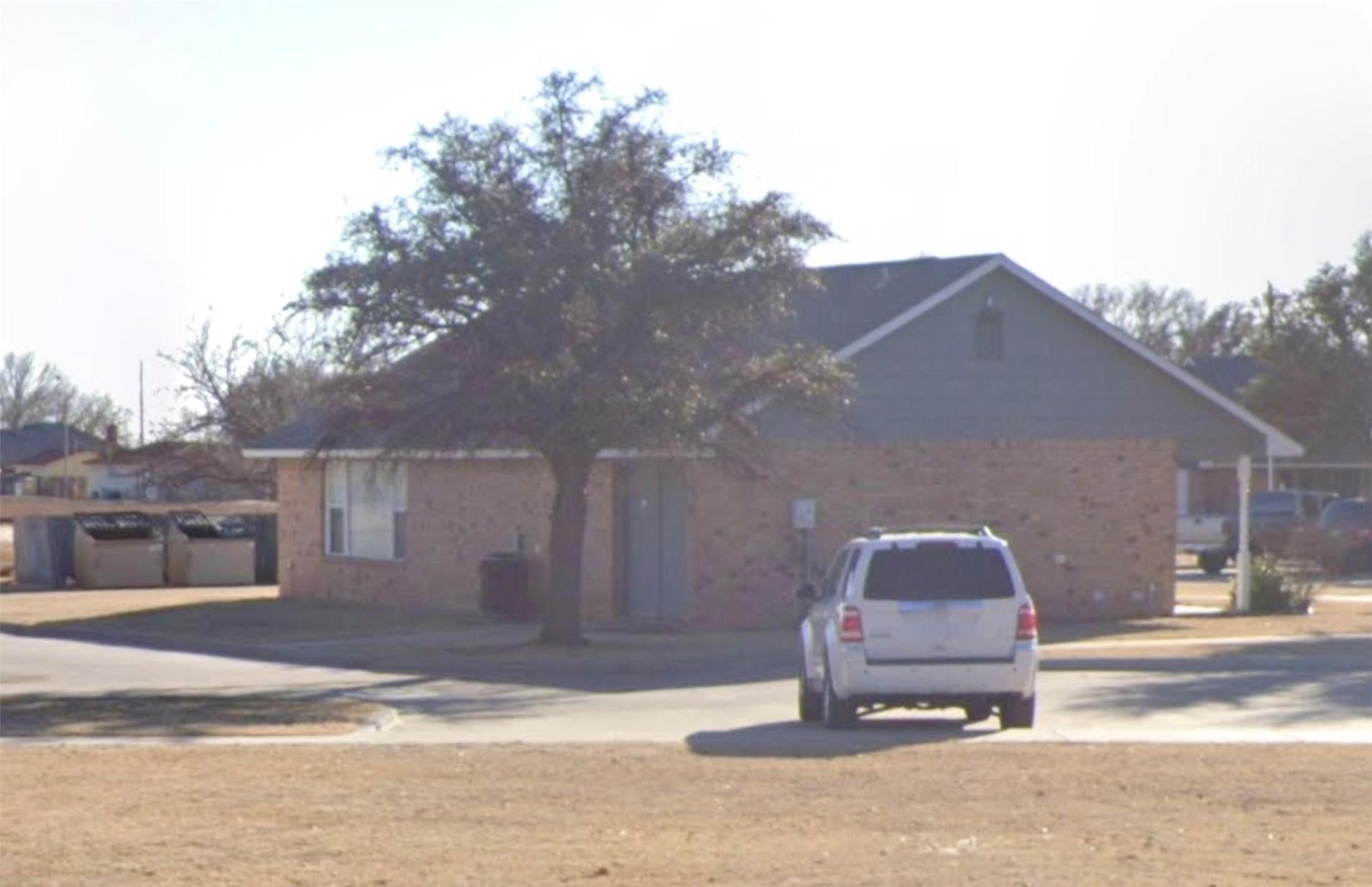 610 W 8th Street Property Photo 5