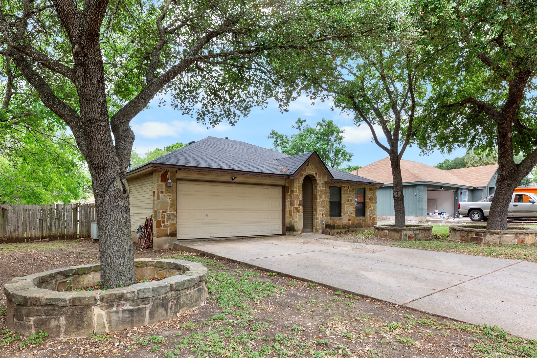 2403 Lendall Lane Property Photo 1