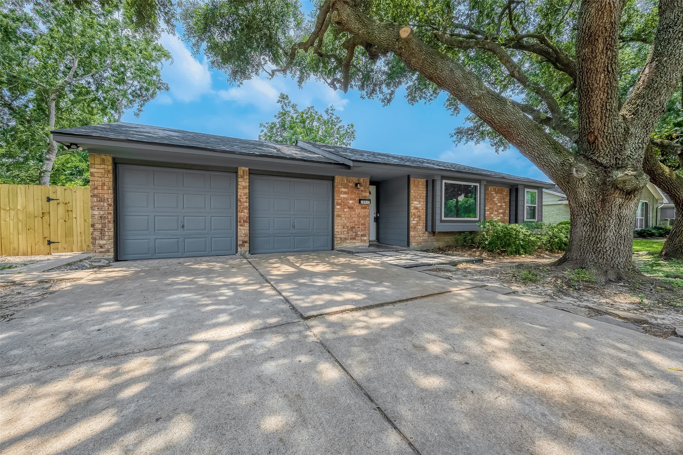 10935 Gulfdale Drive Property Photo 7