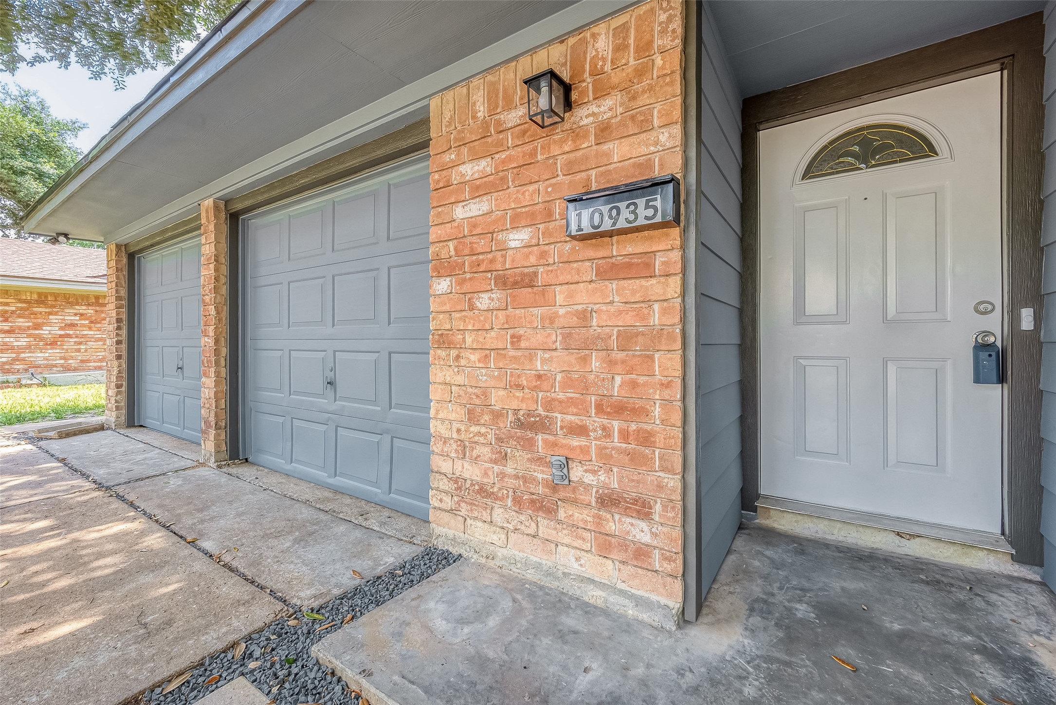 10935 Gulfdale Drive Property Photo 10