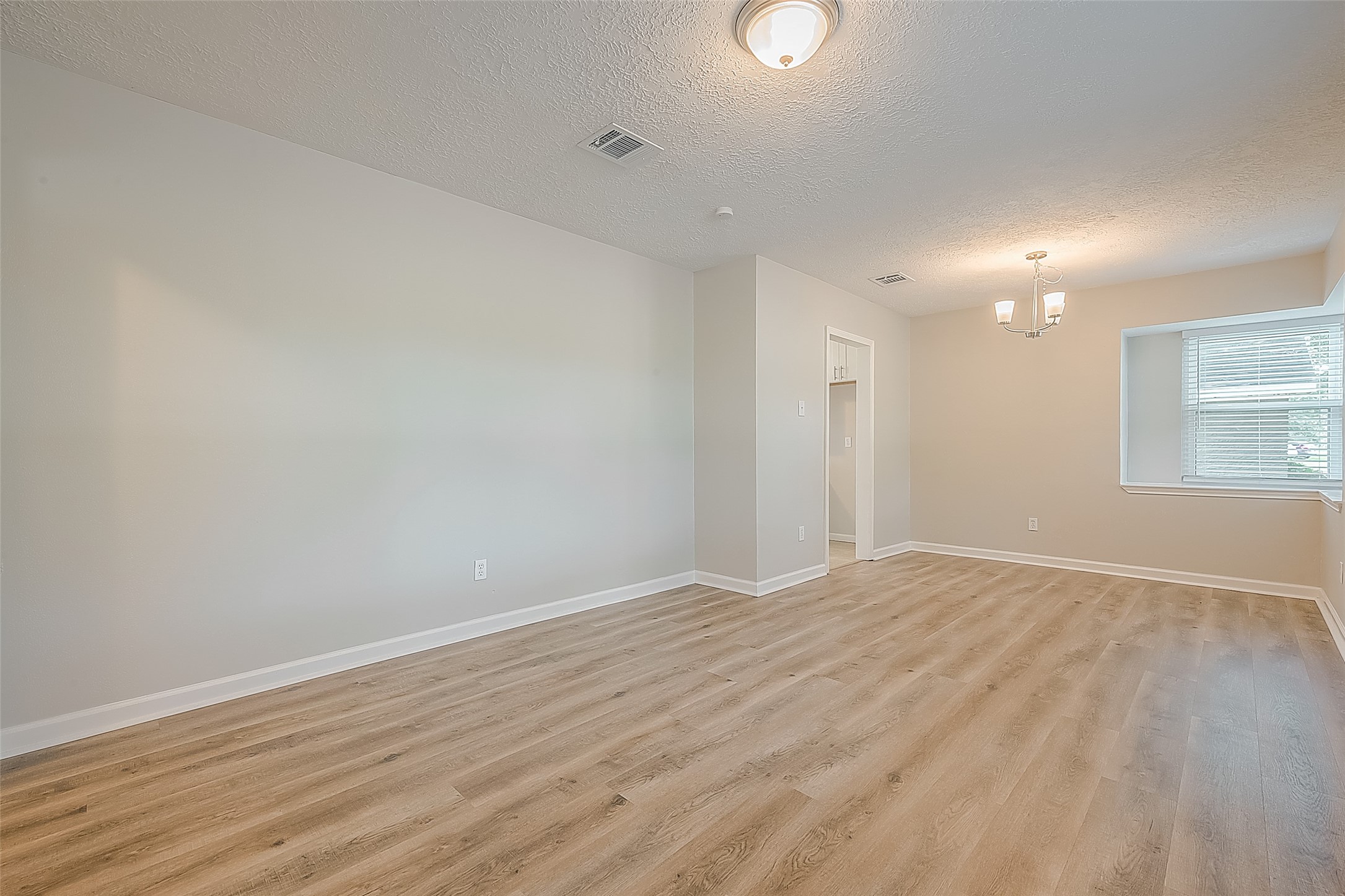 10935 Gulfdale Drive Property Photo 13