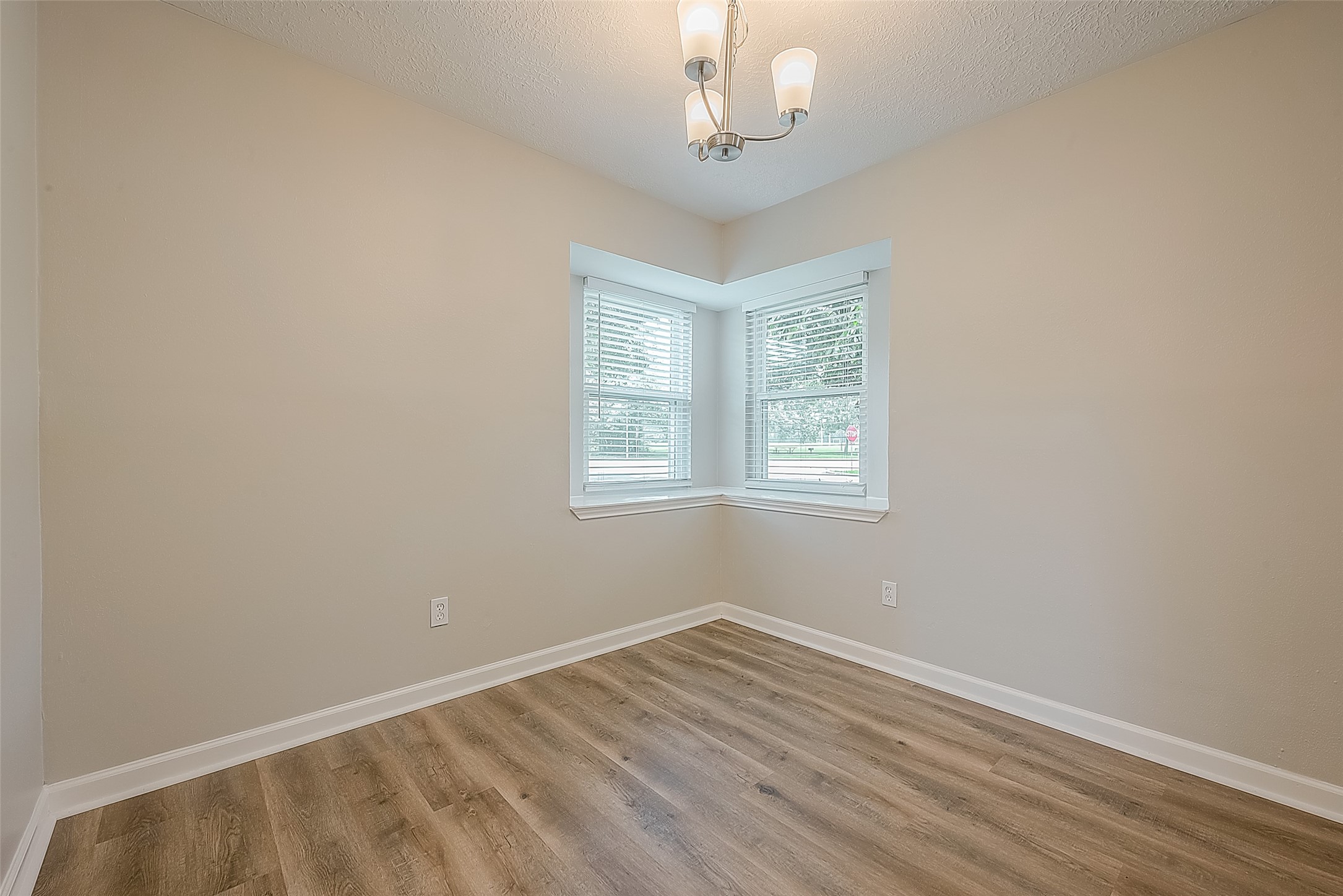10935 Gulfdale Drive Property Photo 14