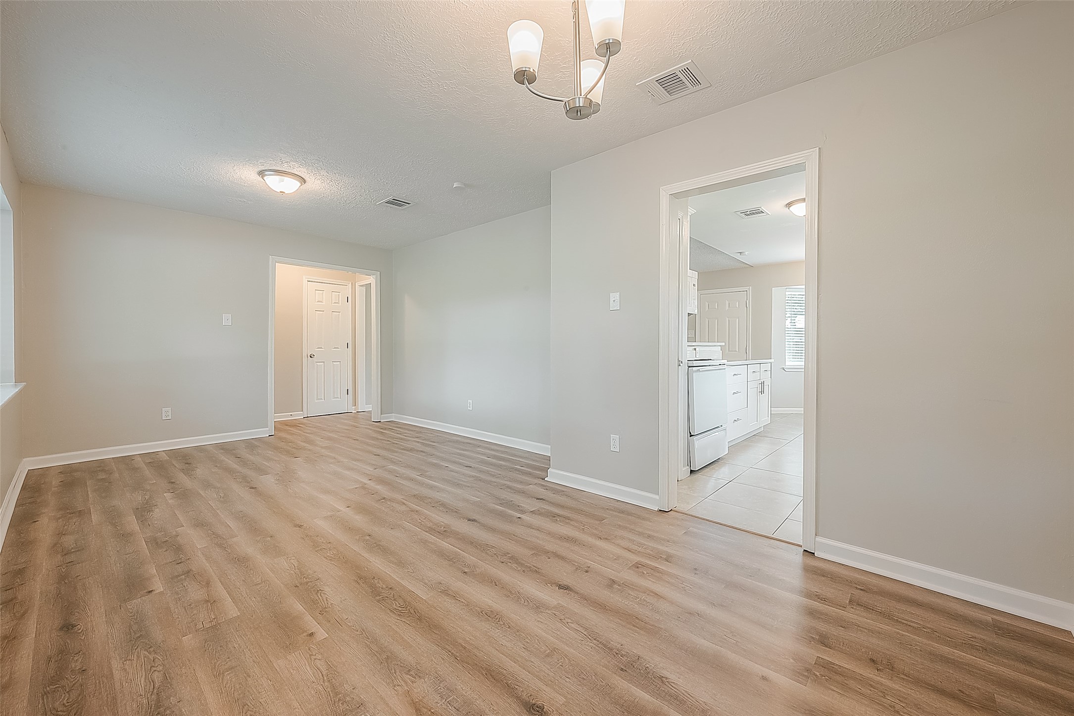 10935 Gulfdale Drive Property Photo 15