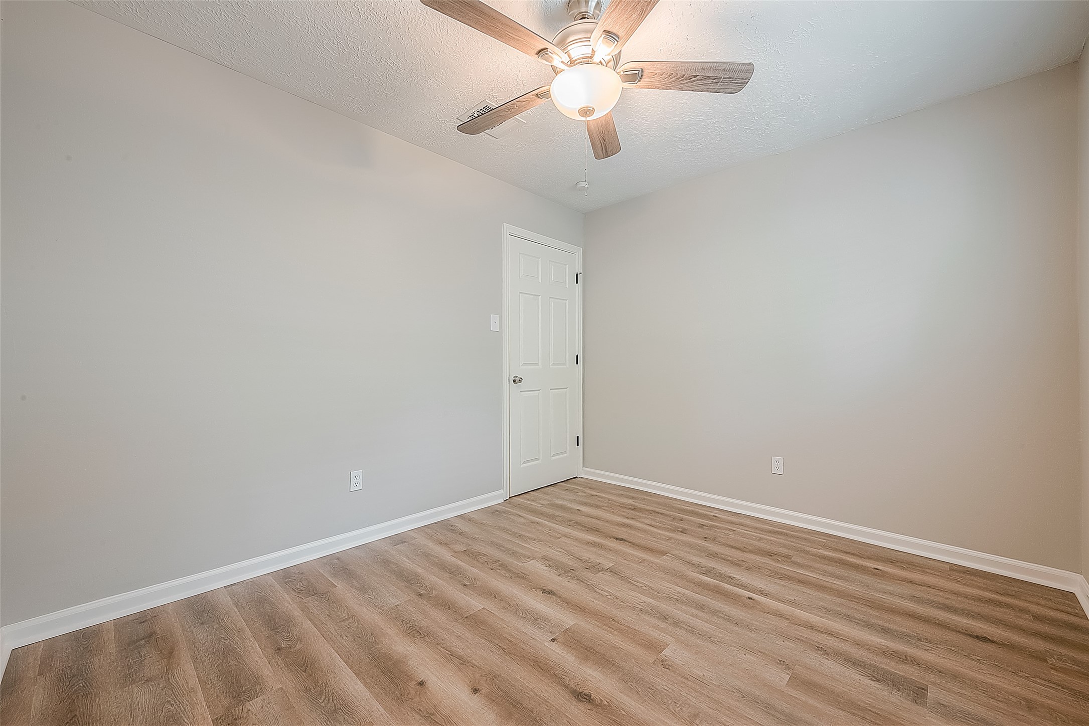 10935 Gulfdale Drive Property Photo 31