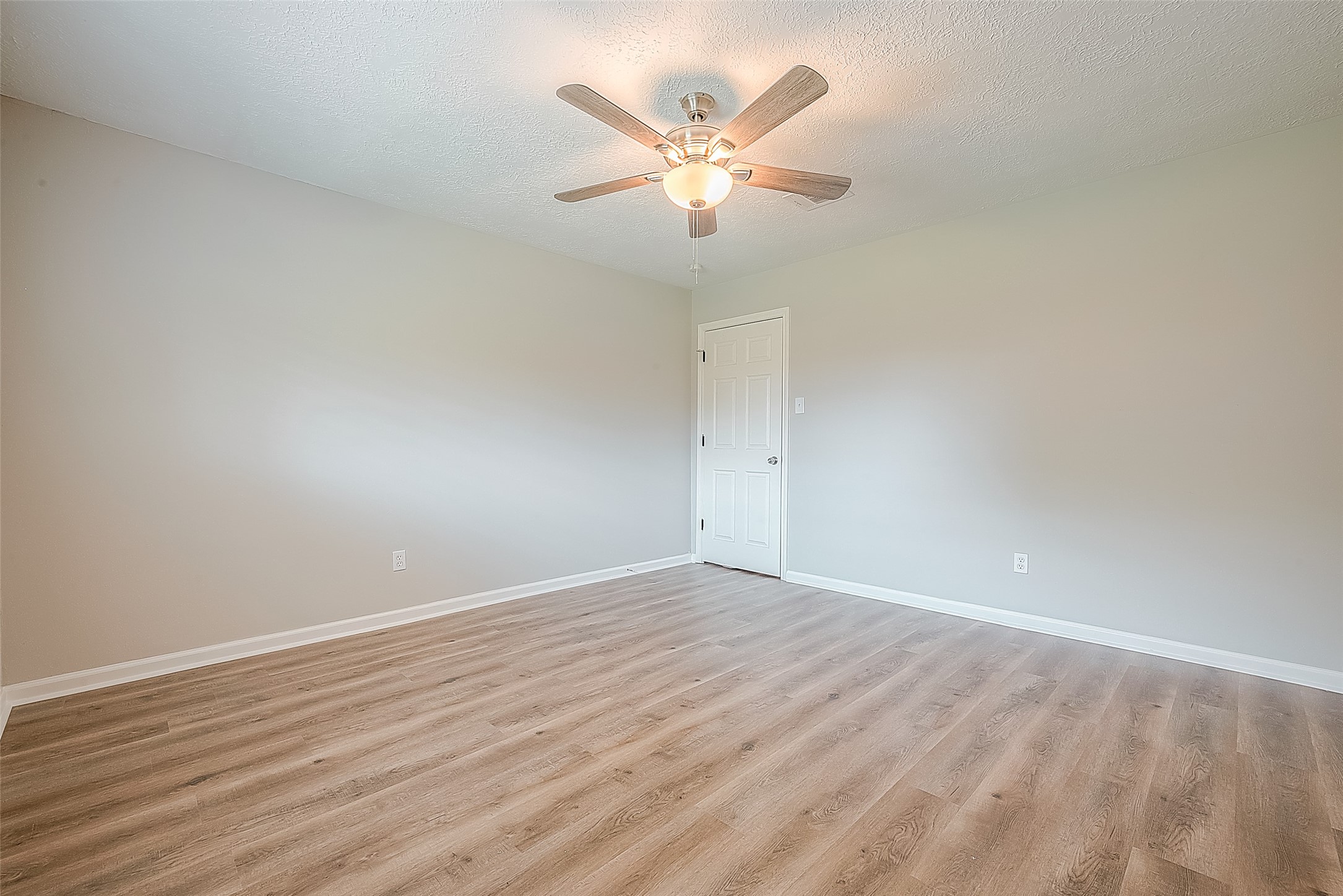10935 Gulfdale Drive Property Photo 33