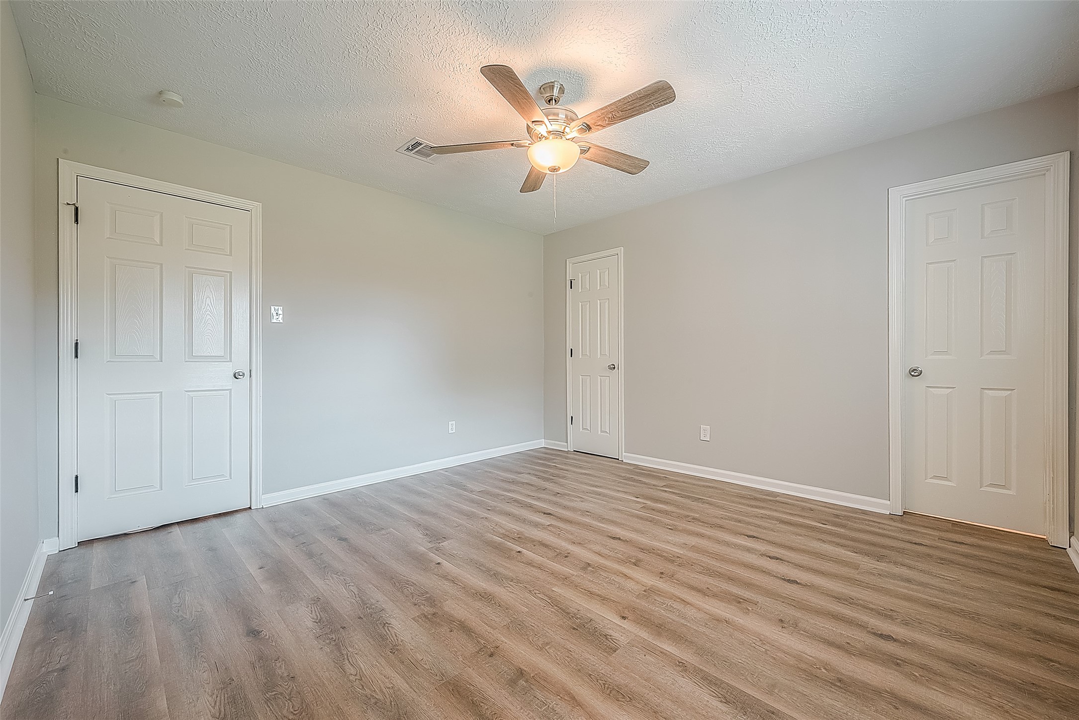 10935 Gulfdale Drive Property Photo 34
