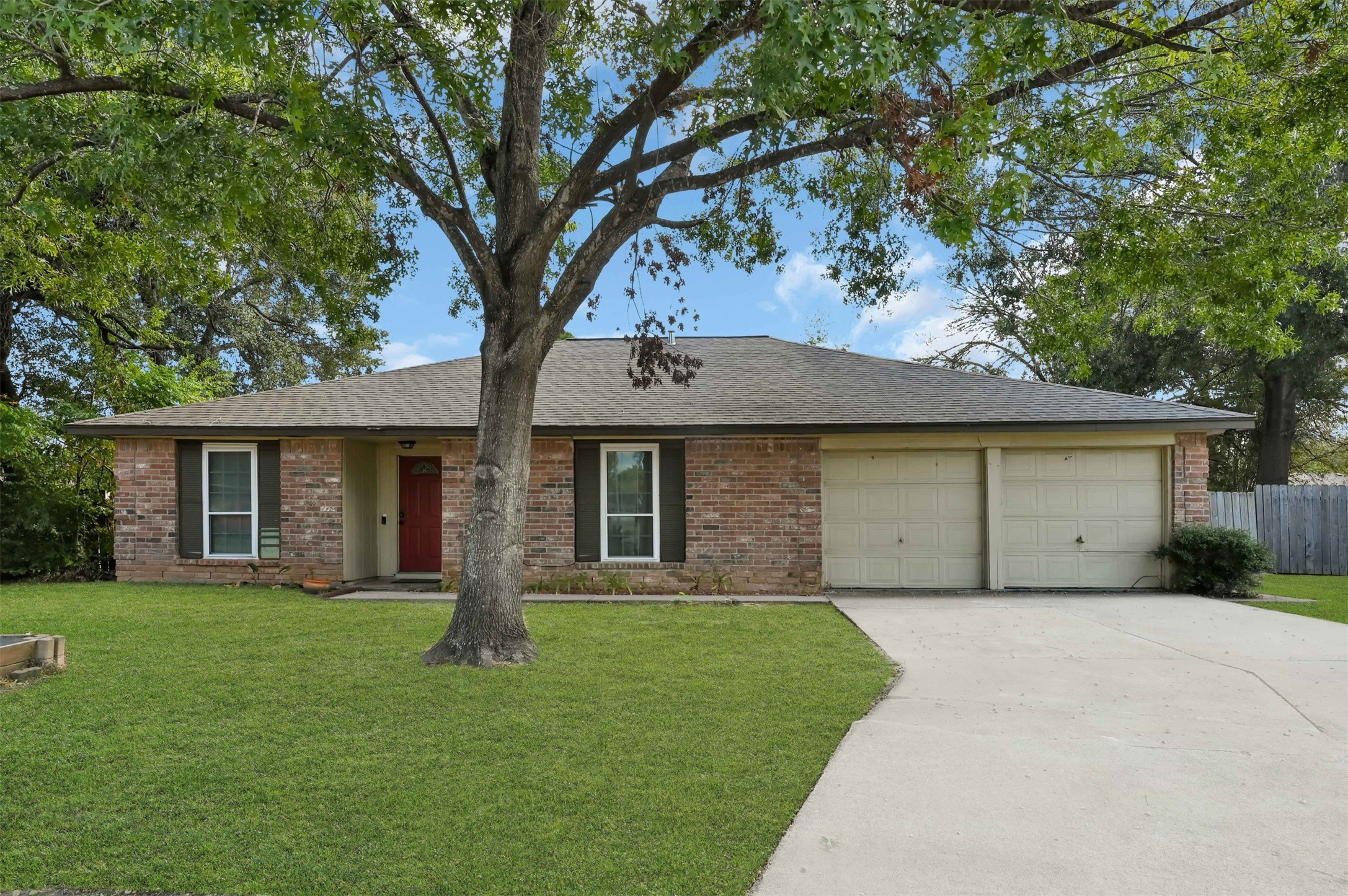 14102 Sylvia Drive Property Photo 1