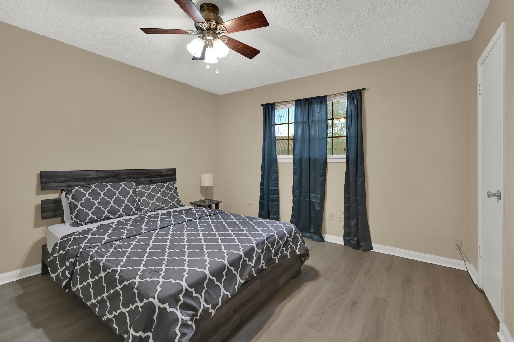 14102 Sylvia Drive Property Photo 11