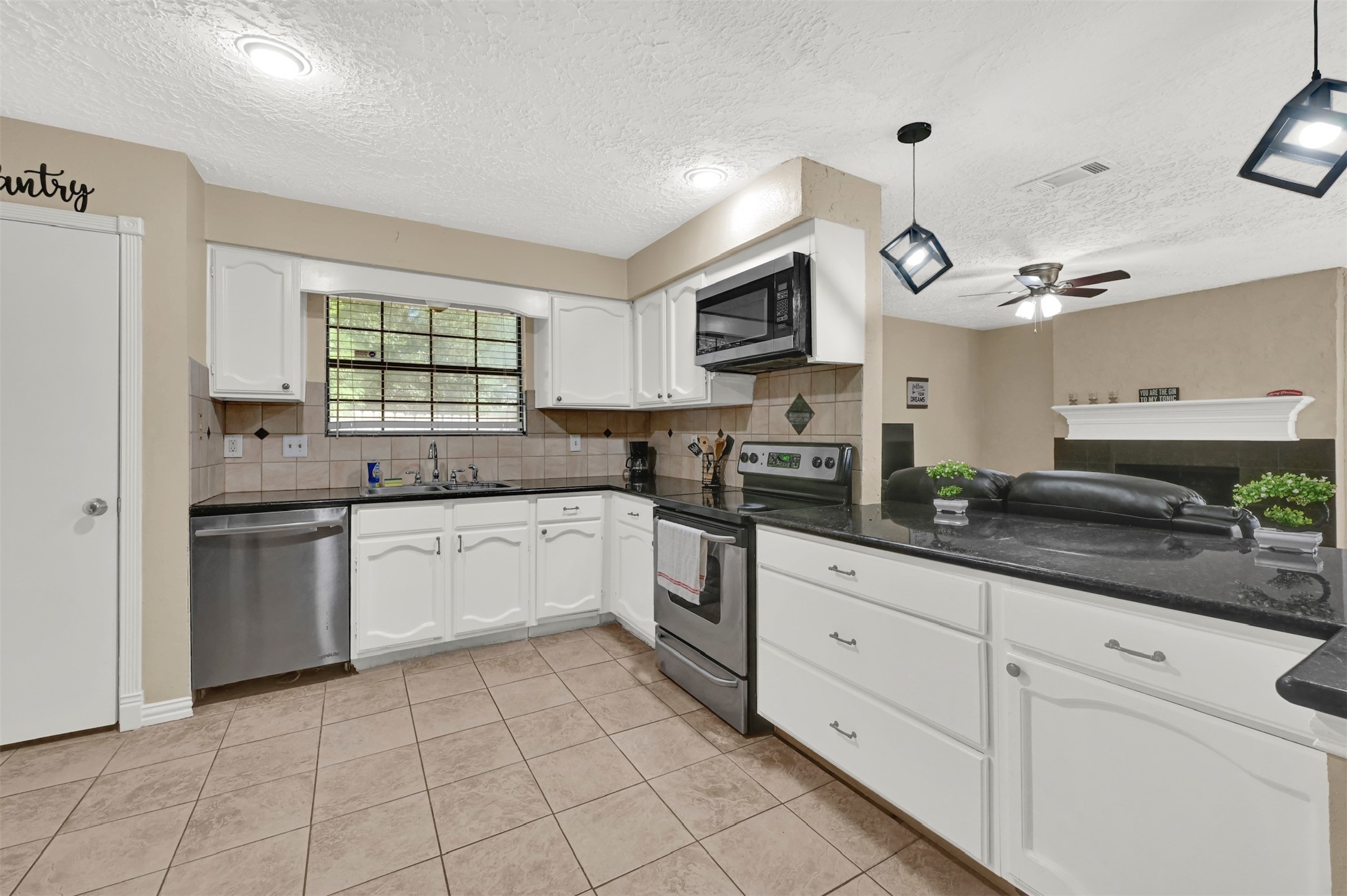 14102 Sylvia Drive Property Photo 22