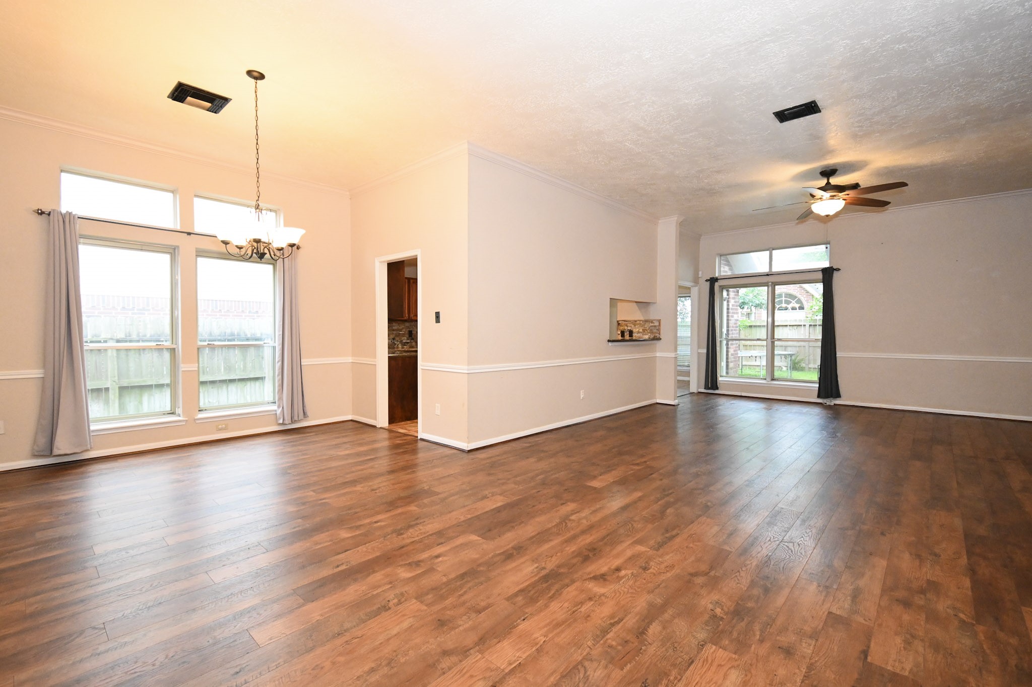 16302 Ash Point Lane Property Photo 2