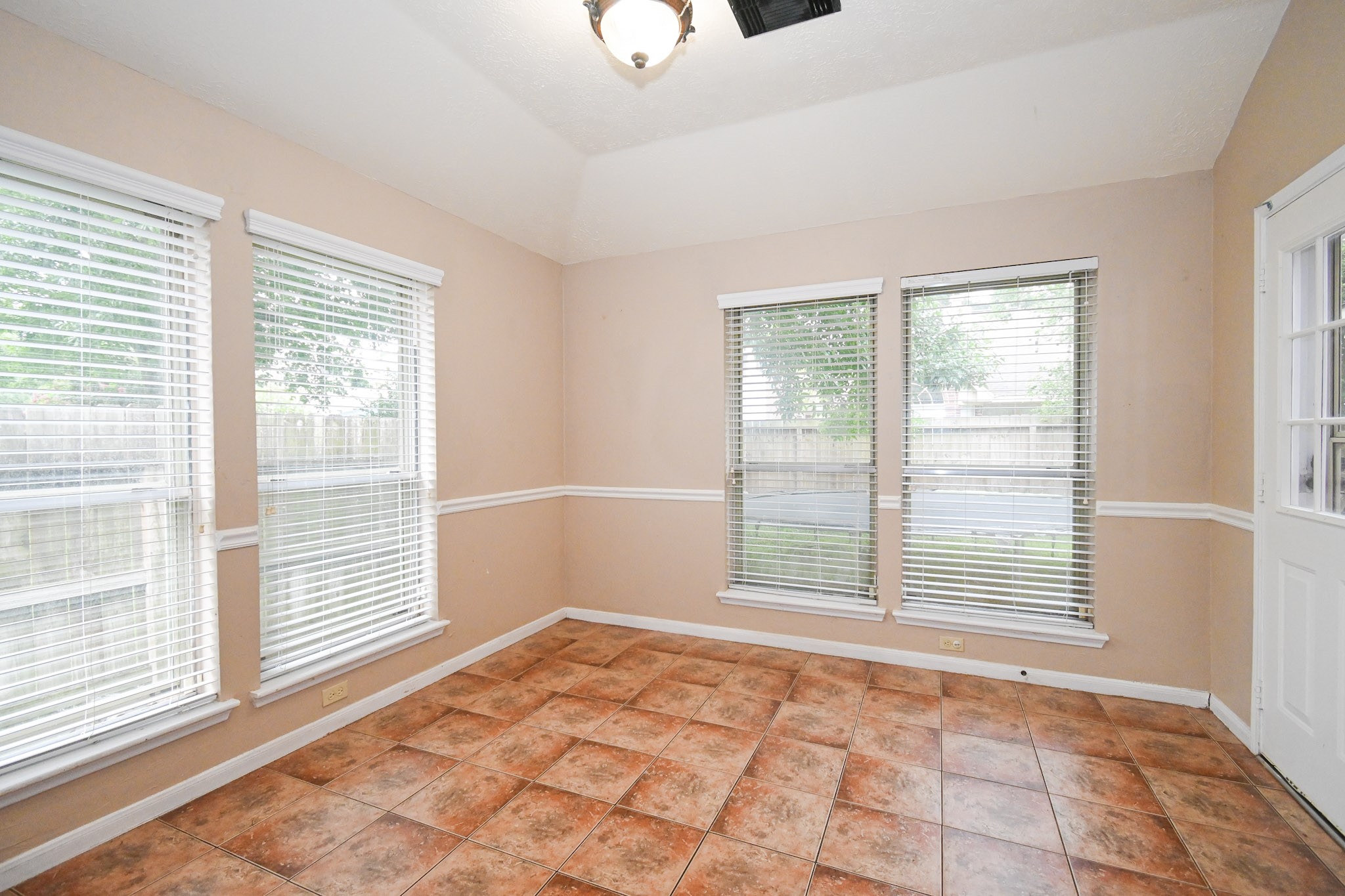 16302 Ash Point Lane Property Photo 15