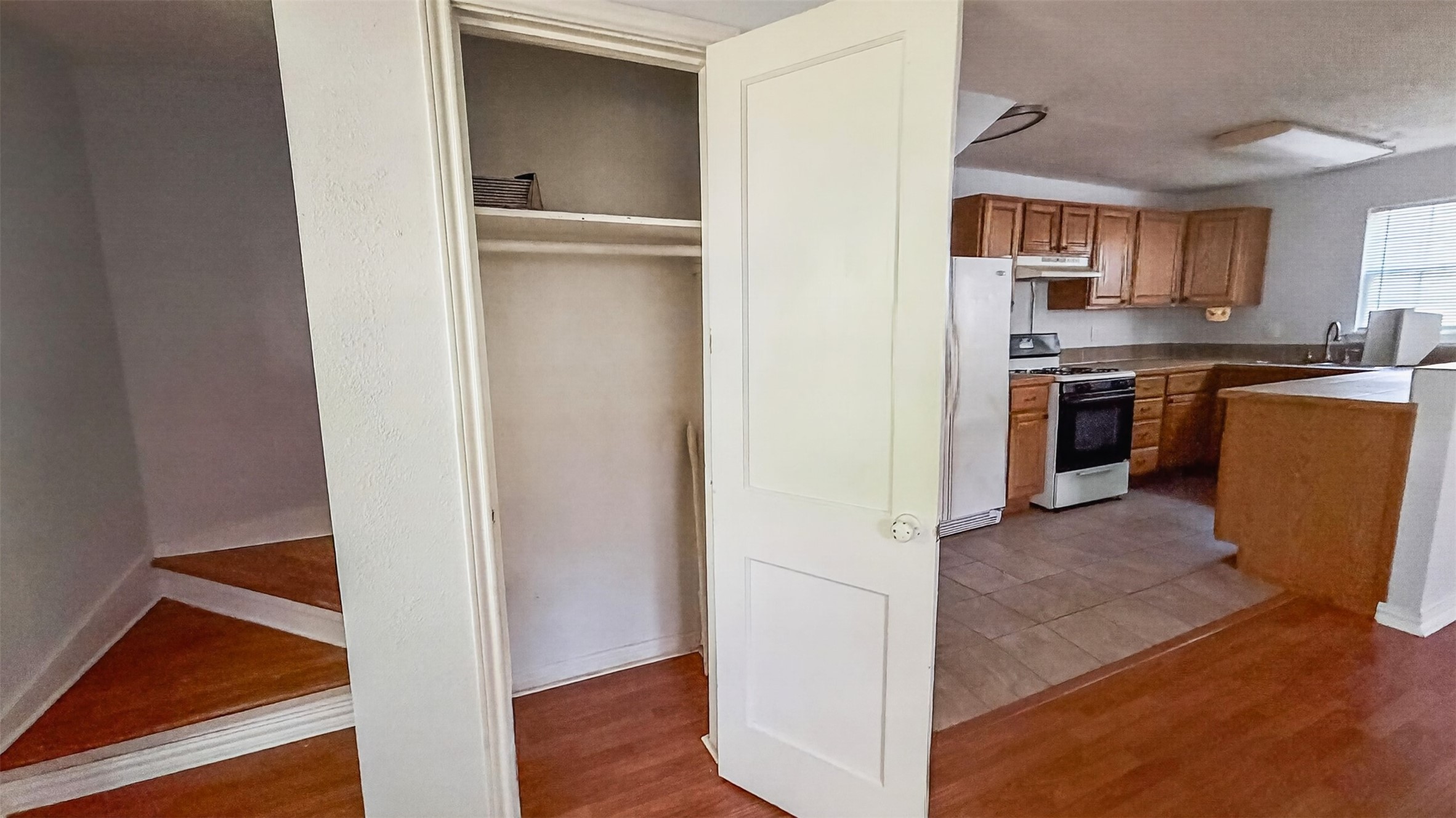 1118 Hunter Drive A Property Photo 16