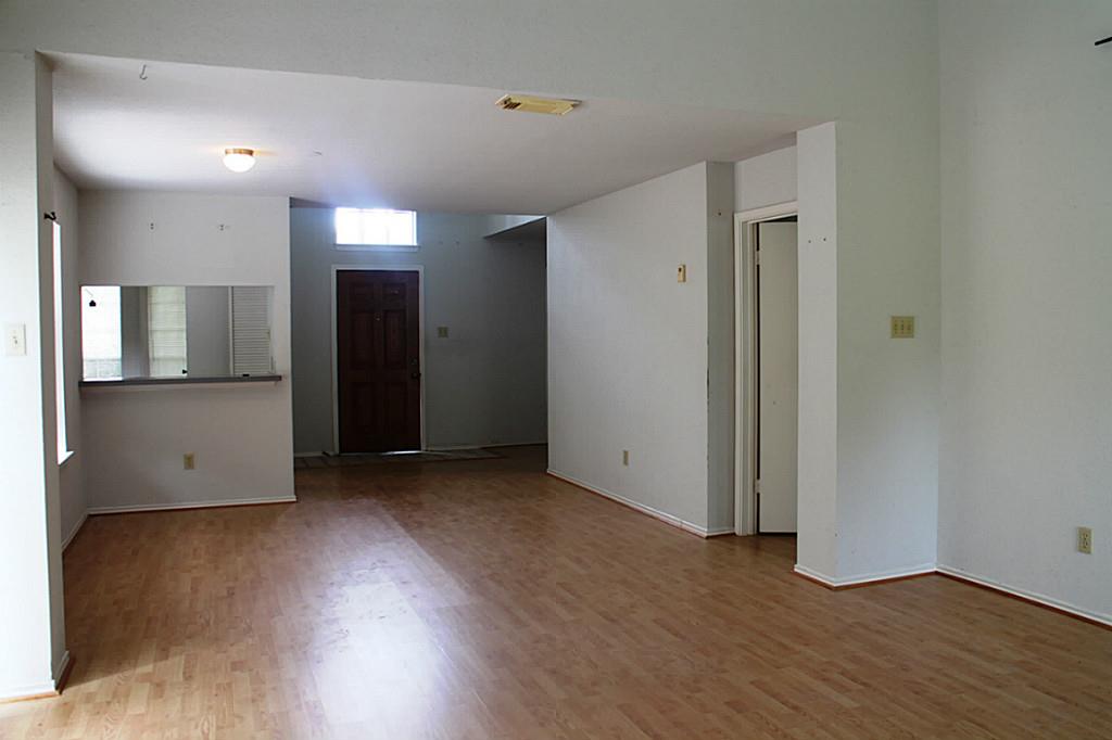 5602 S Magazine Circle Property Photo 3
