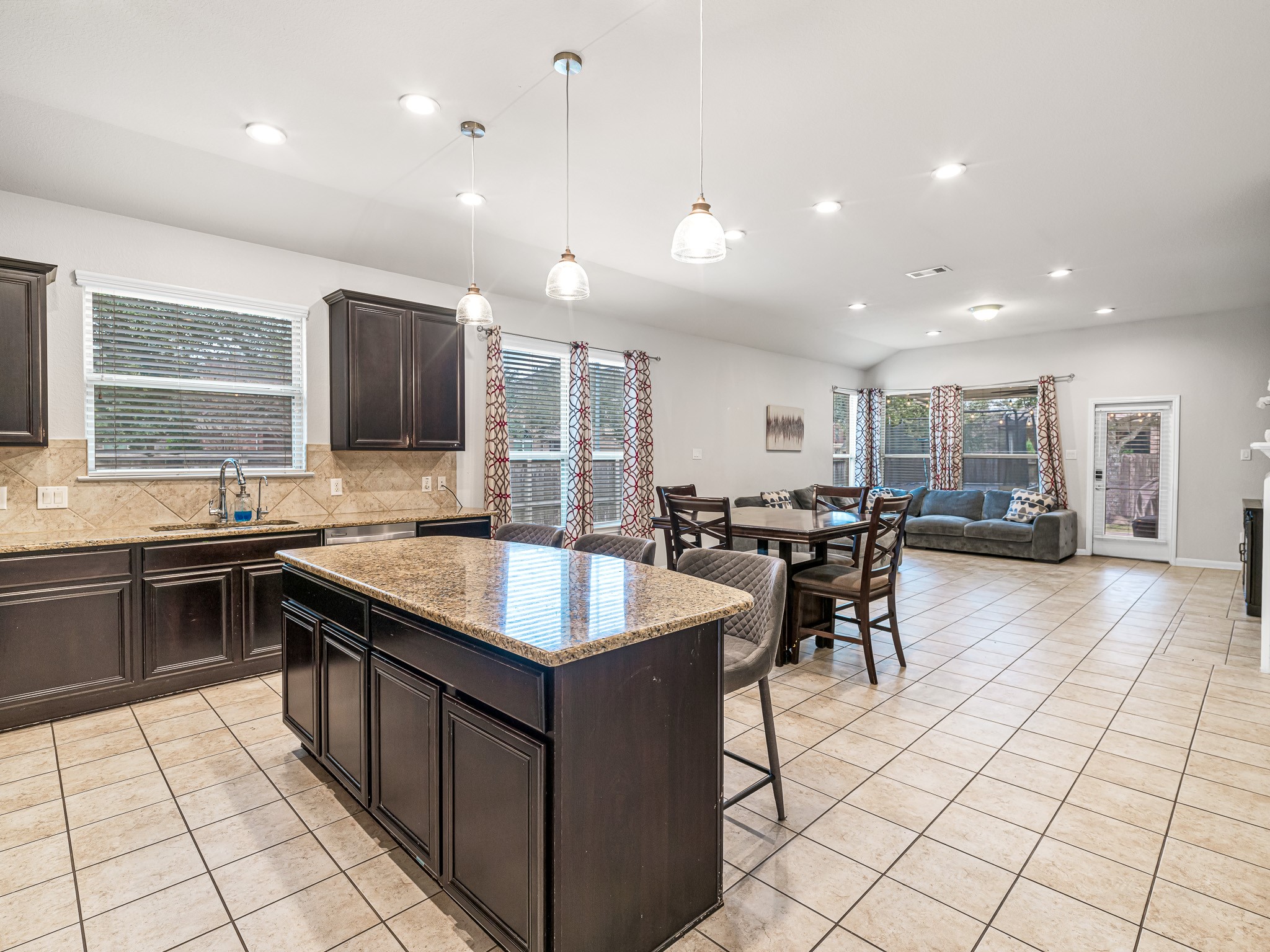 26334 Cedar Pine Drive Property Photo 9