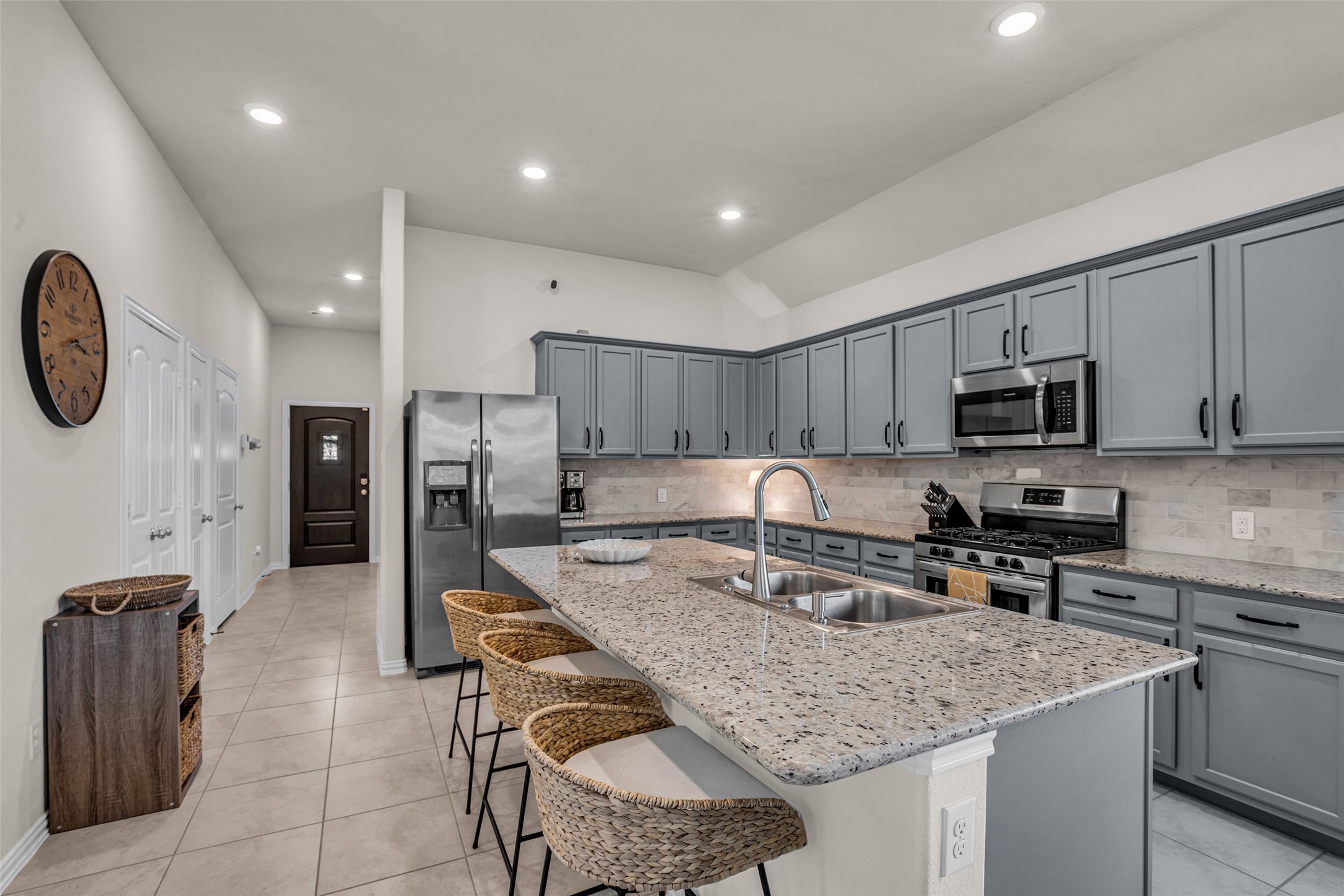 6806 Hartford Cliff Court Property Photo 4