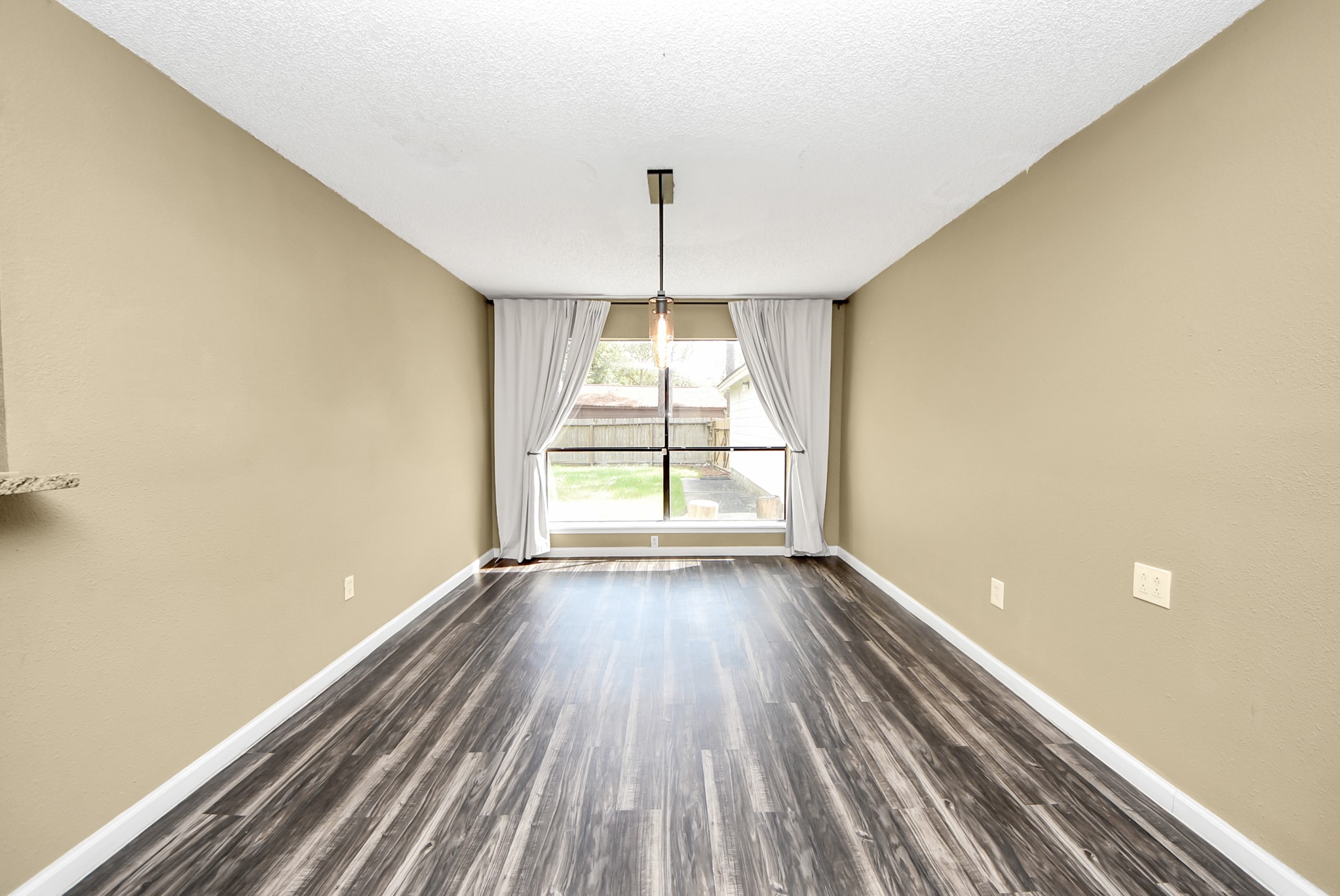 4701 Spring Lane Property Photo 20