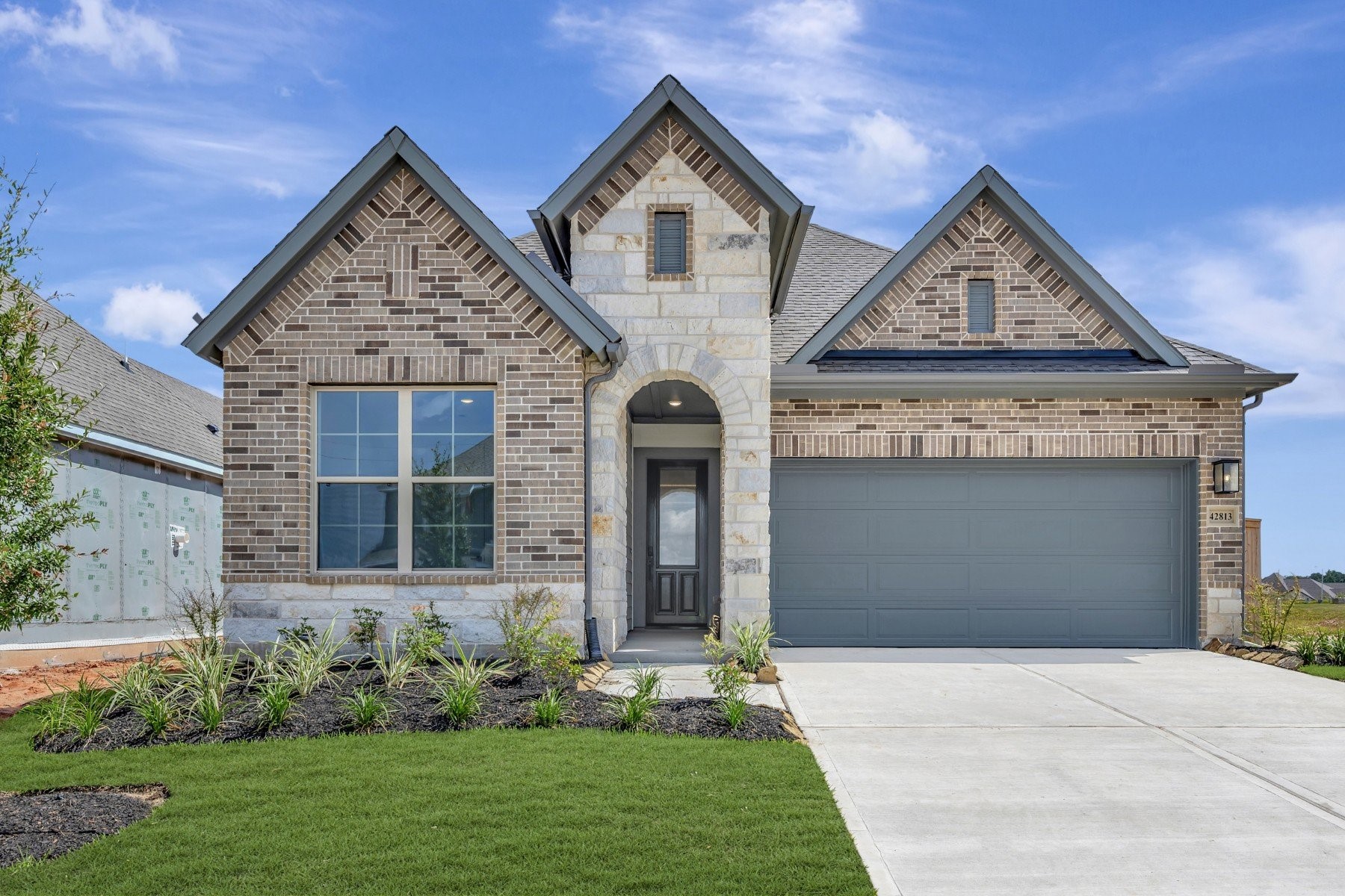 42813 Terraza Drive Property Photo 1