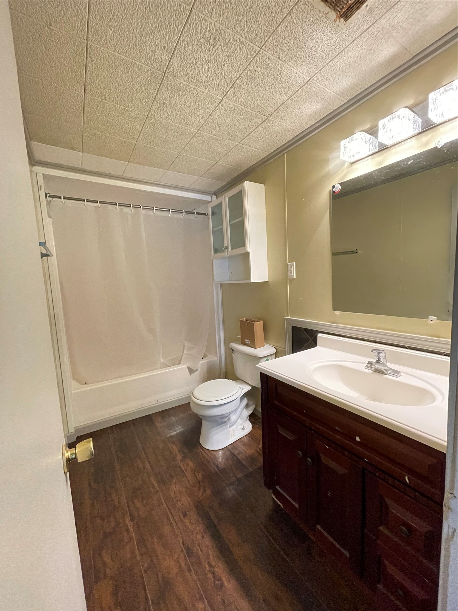 609 N Avenue D Property Photo 6