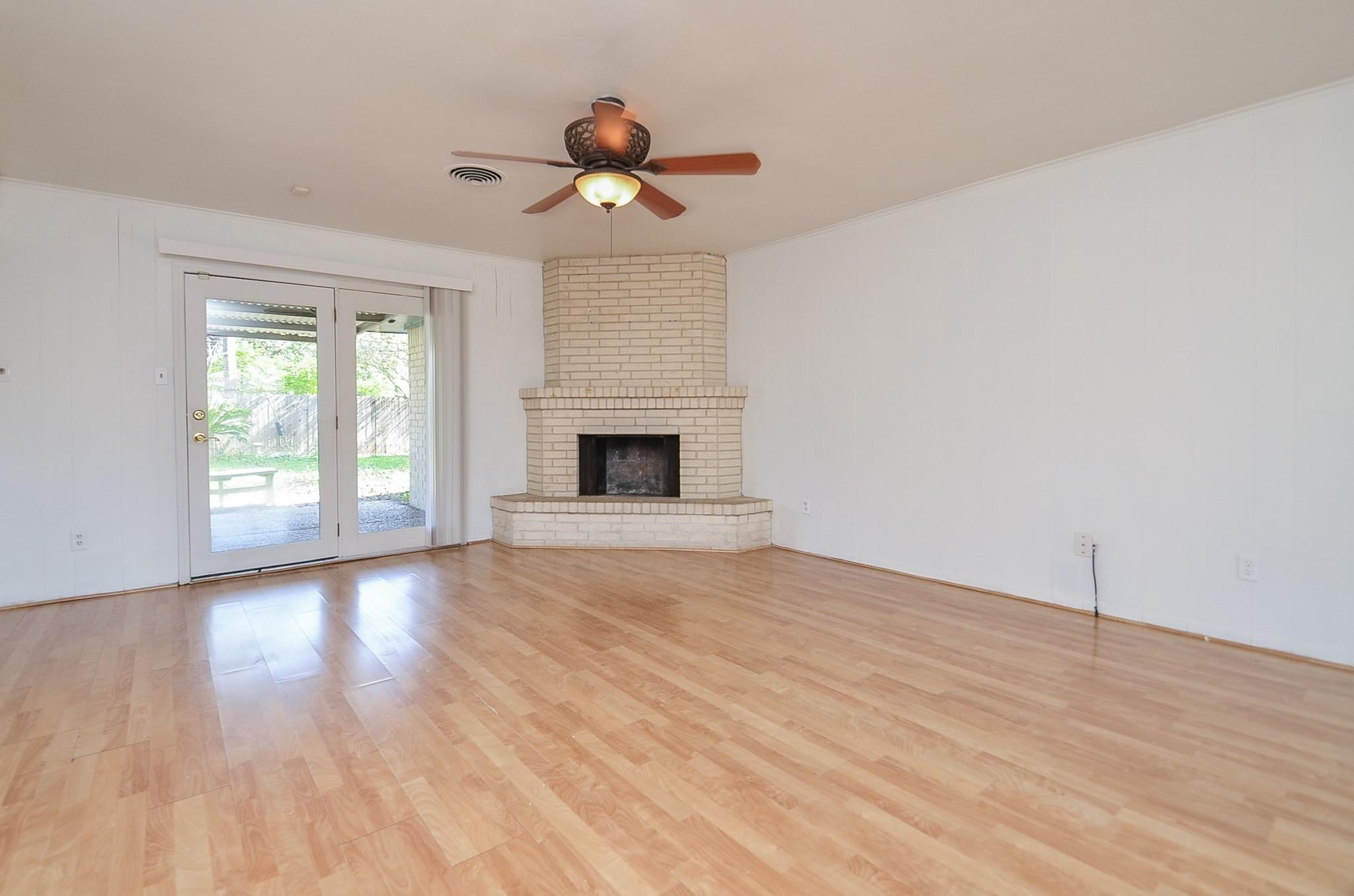 7327 Osage Street Property Photo 10