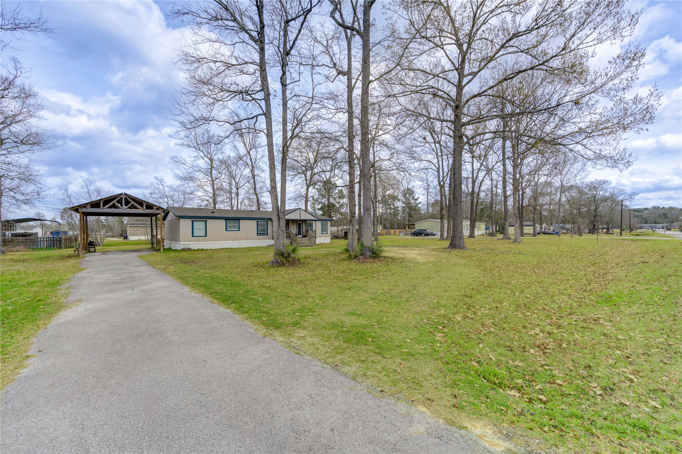 21631 County Road 37492 Property Photo 1