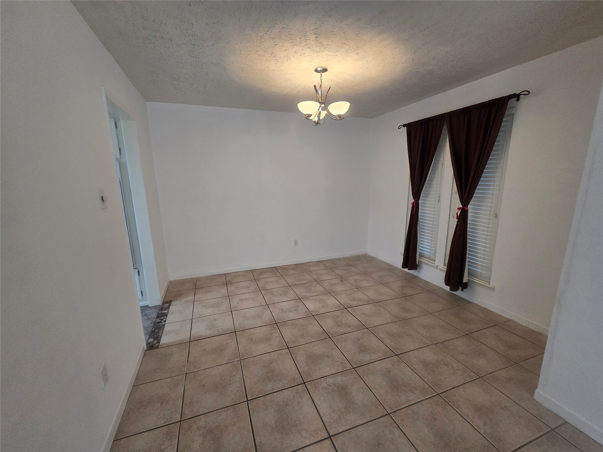9802 Sagepike Drive Property Photo 8
