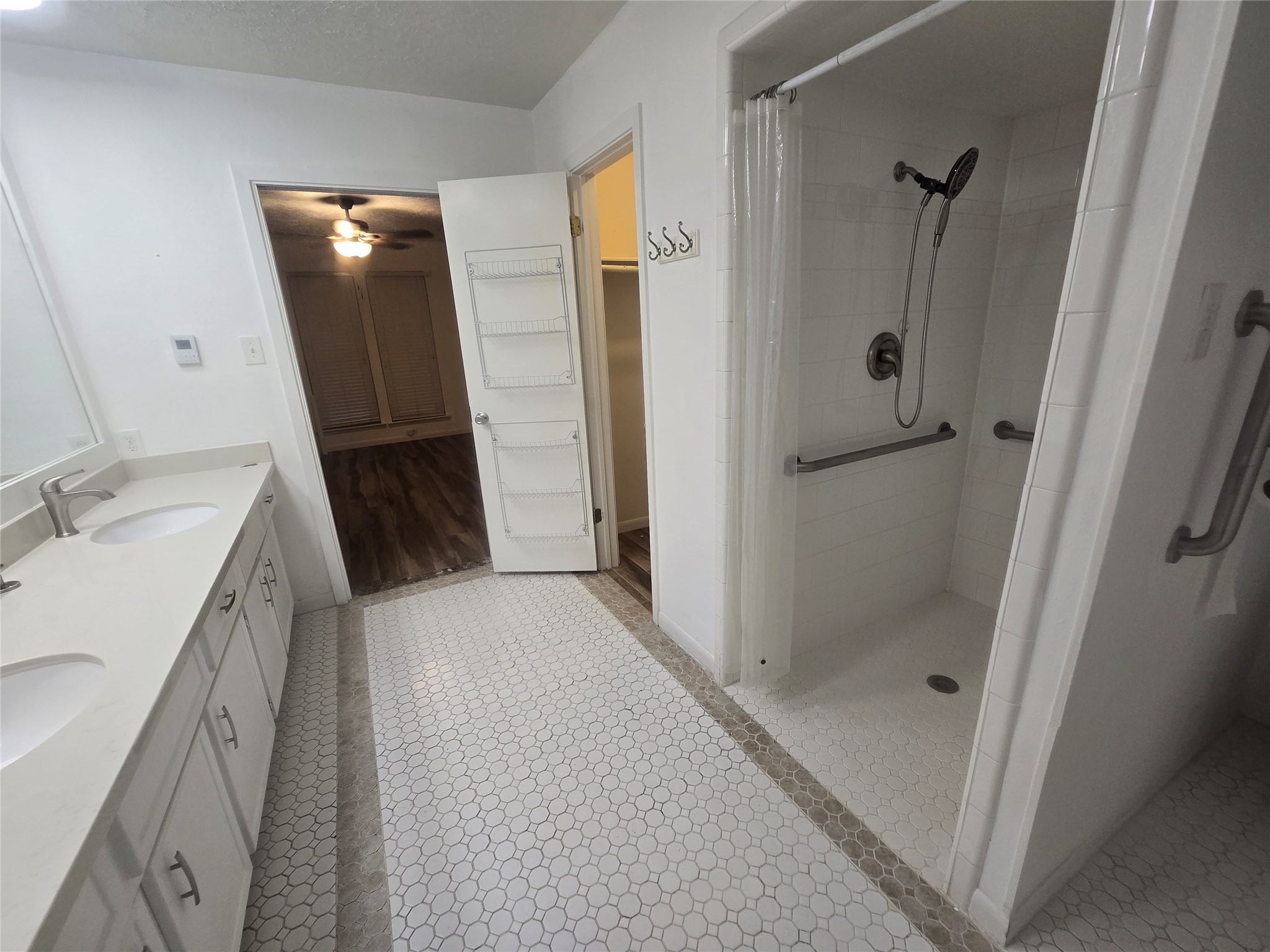 9802 Sagepike Drive Property Photo 21