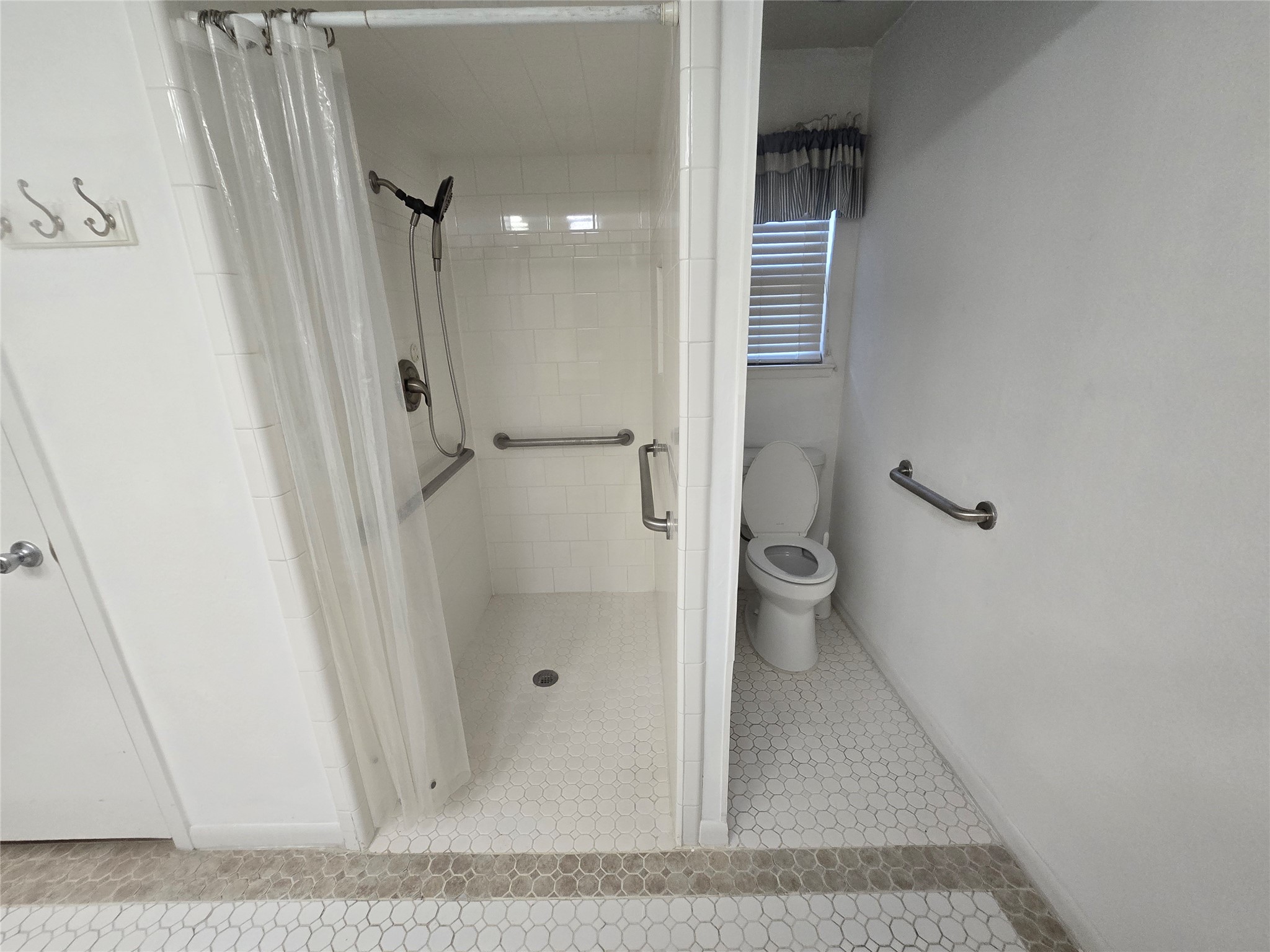 9802 Sagepike Drive Property Photo 22