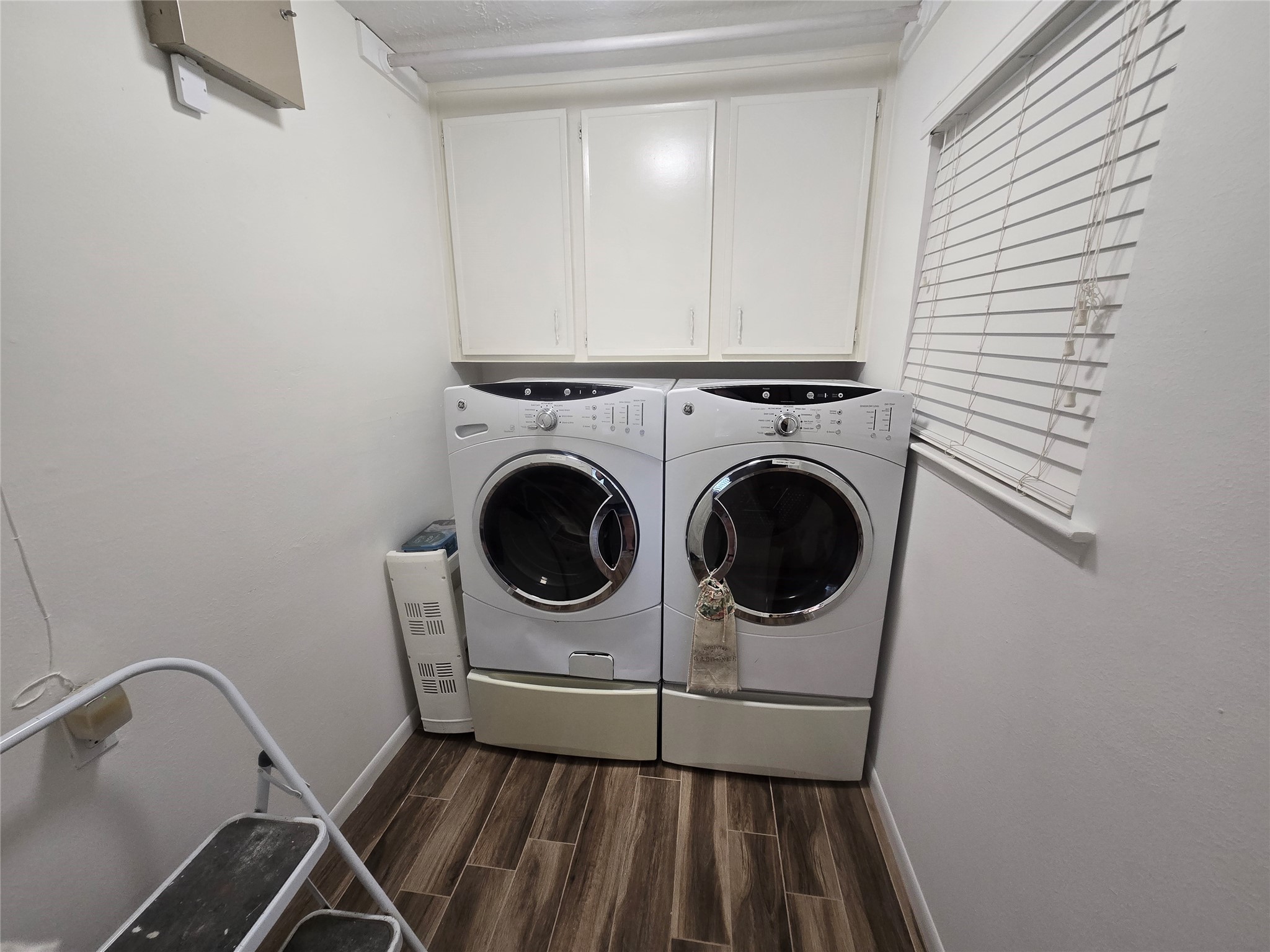 9802 Sagepike Drive Property Photo 28