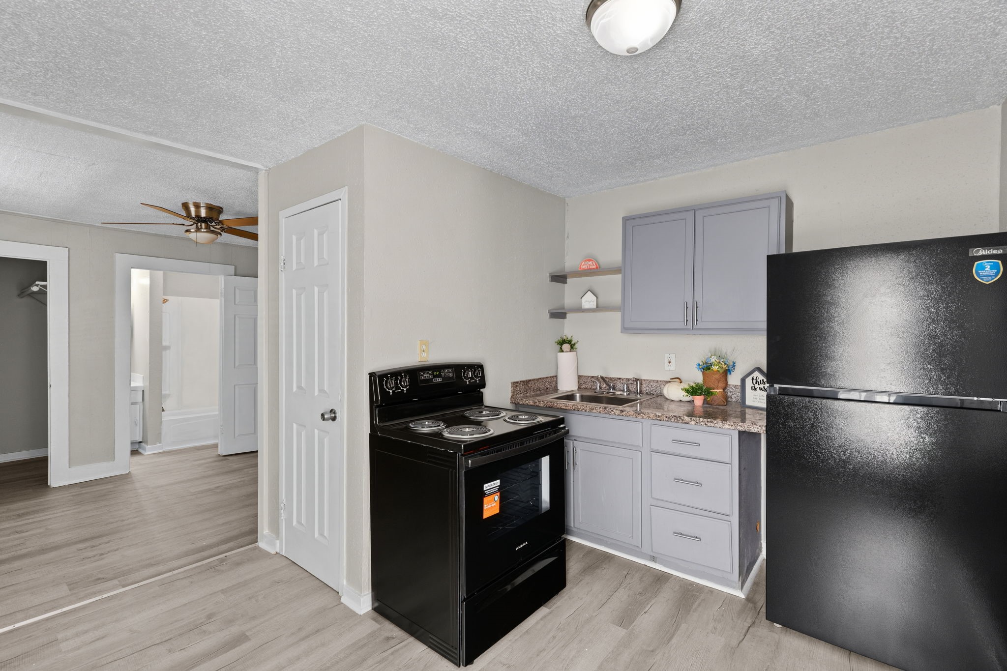3116 Avenue L 8 Property Photo 2
