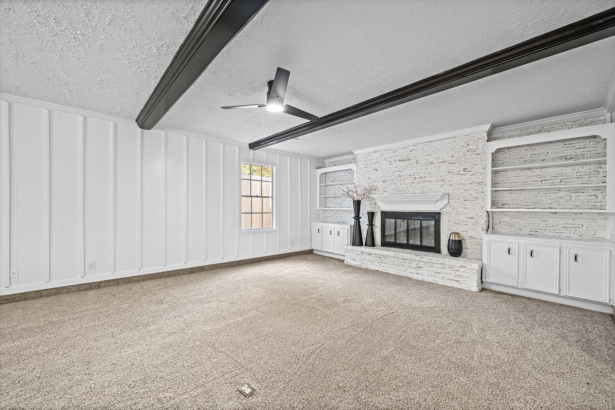 15802 Seattle Street Property Photo 7