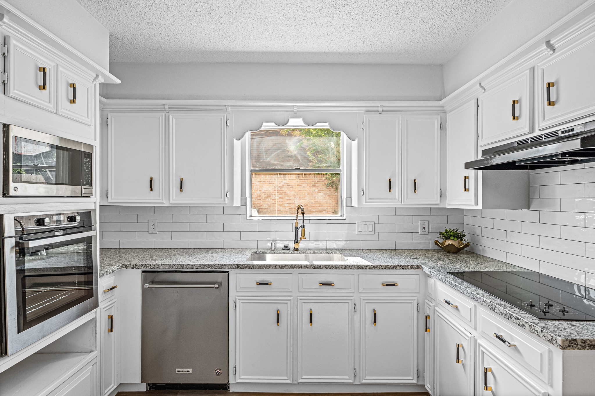 15802 Seattle Street Property Photo 16