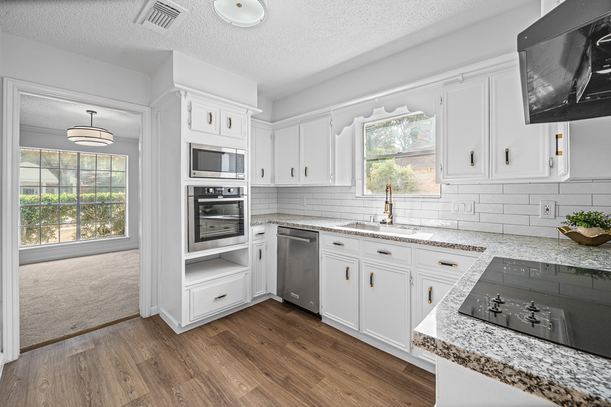15802 Seattle Street Property Photo 17