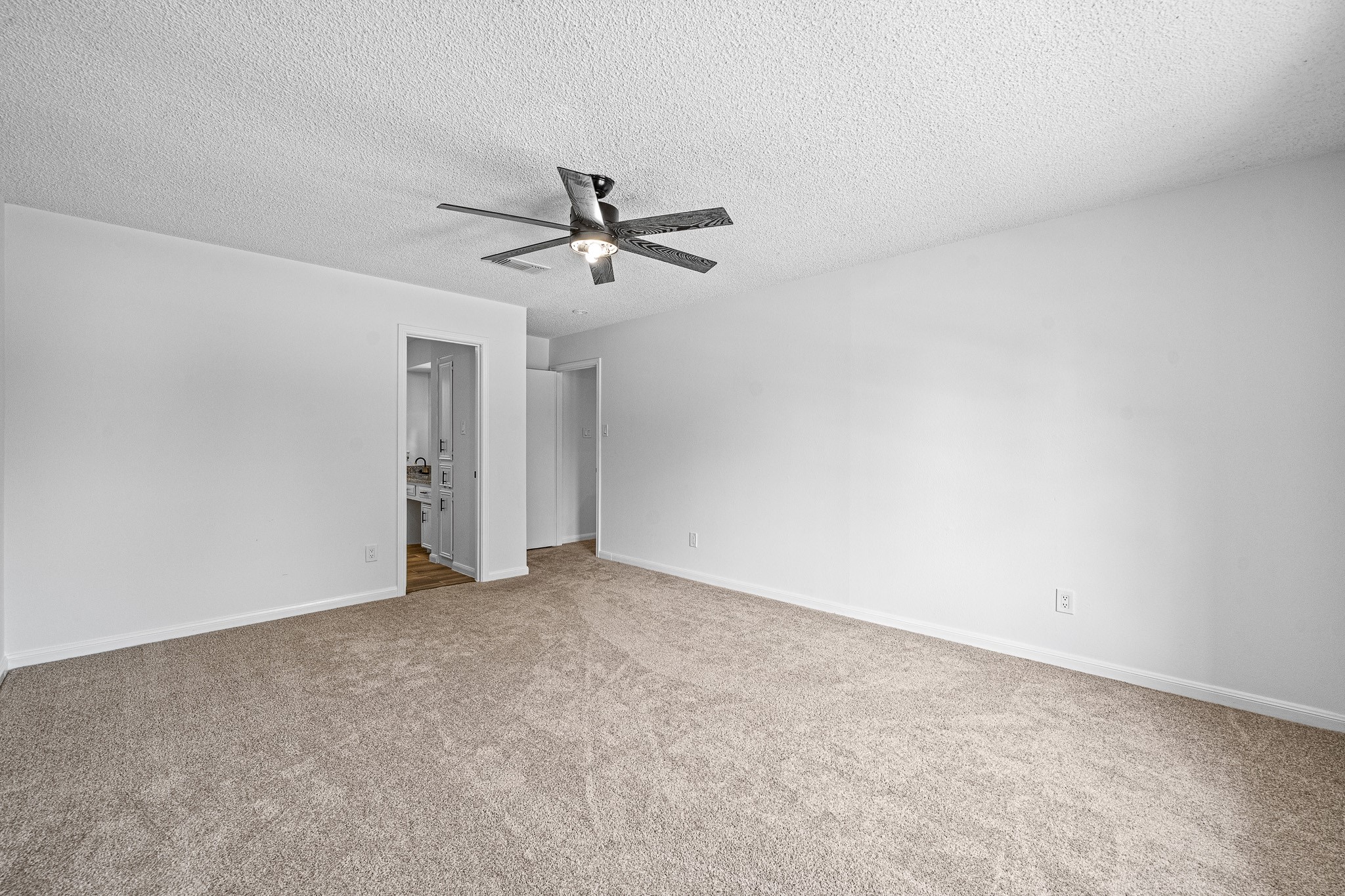 15802 Seattle Street Property Photo 23