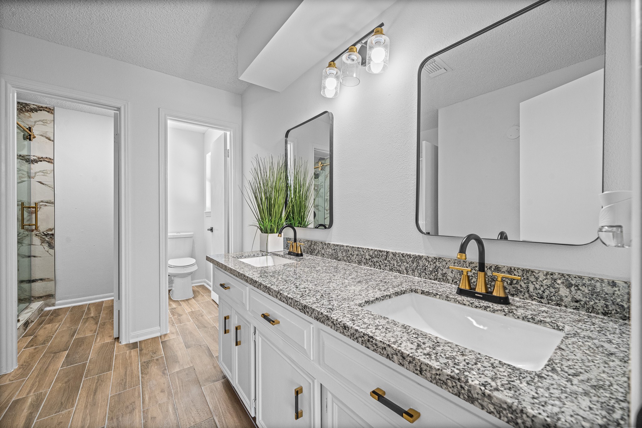 15802 Seattle Street Property Photo 36