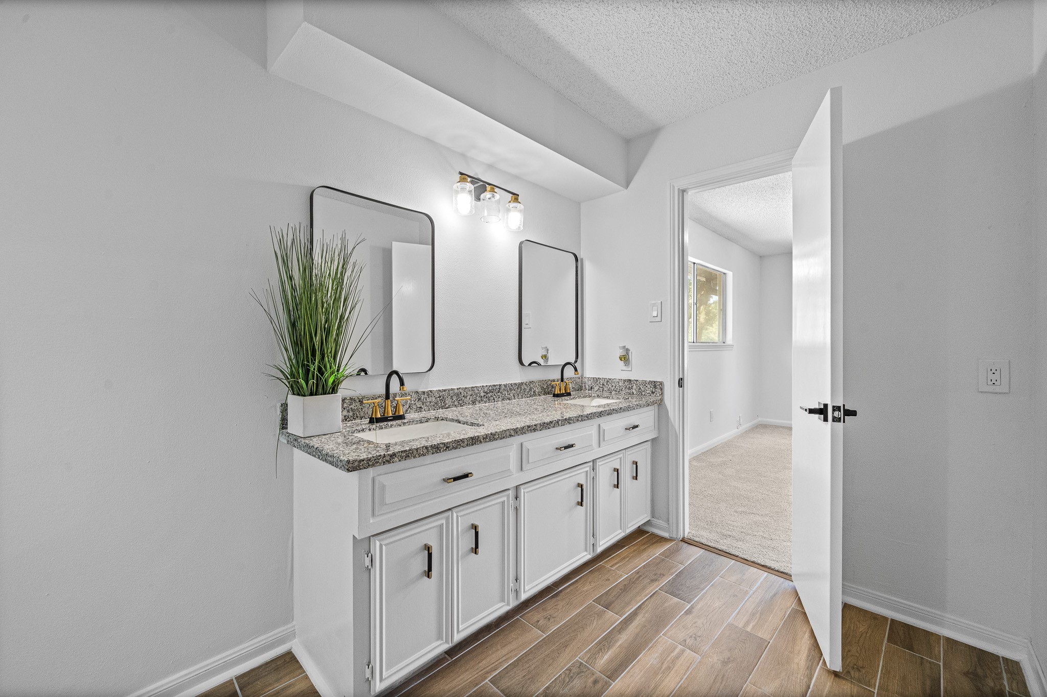 15802 Seattle Street Property Photo 39