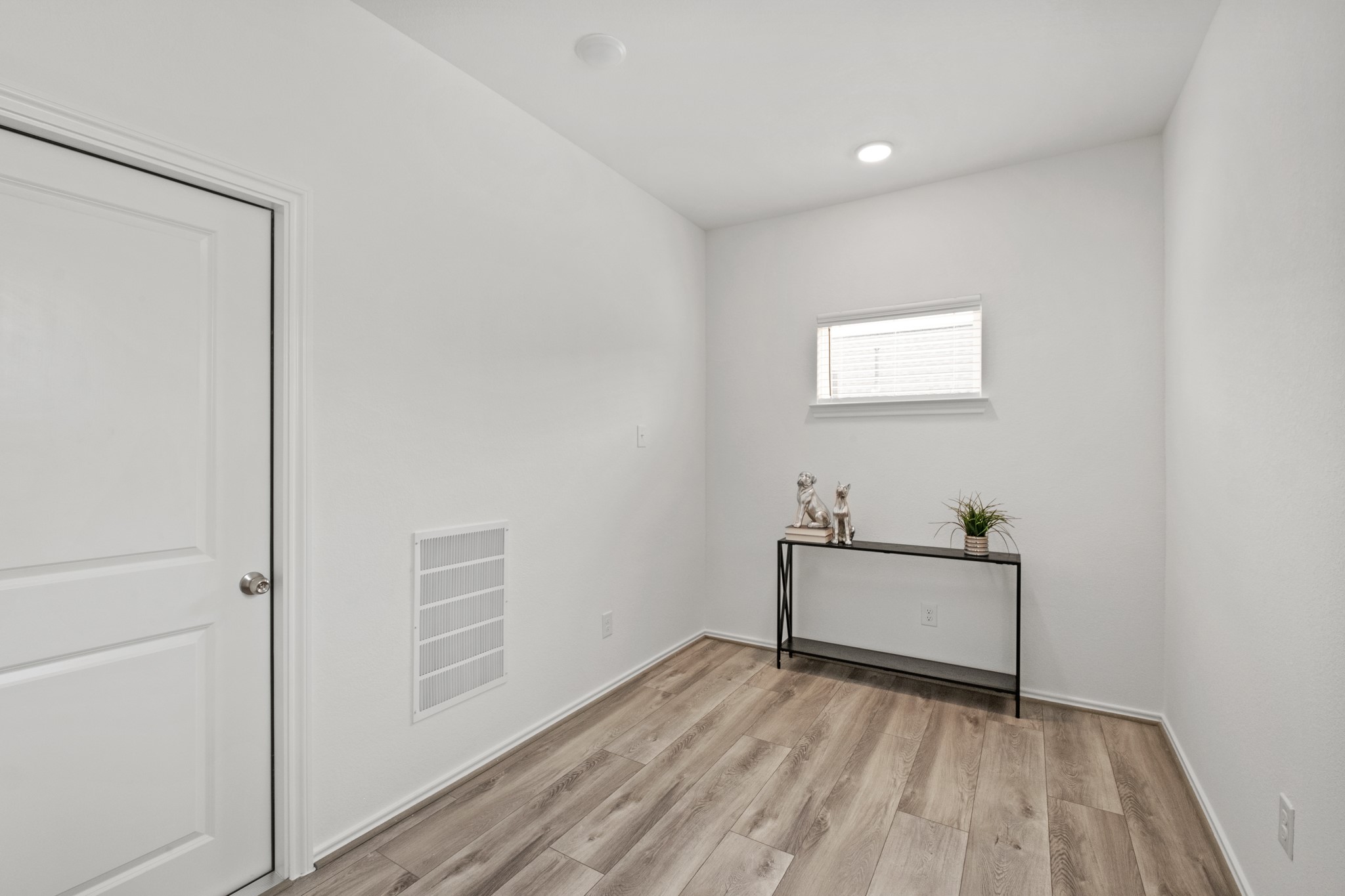 1404 Wycliffe Drive D Property Photo 9