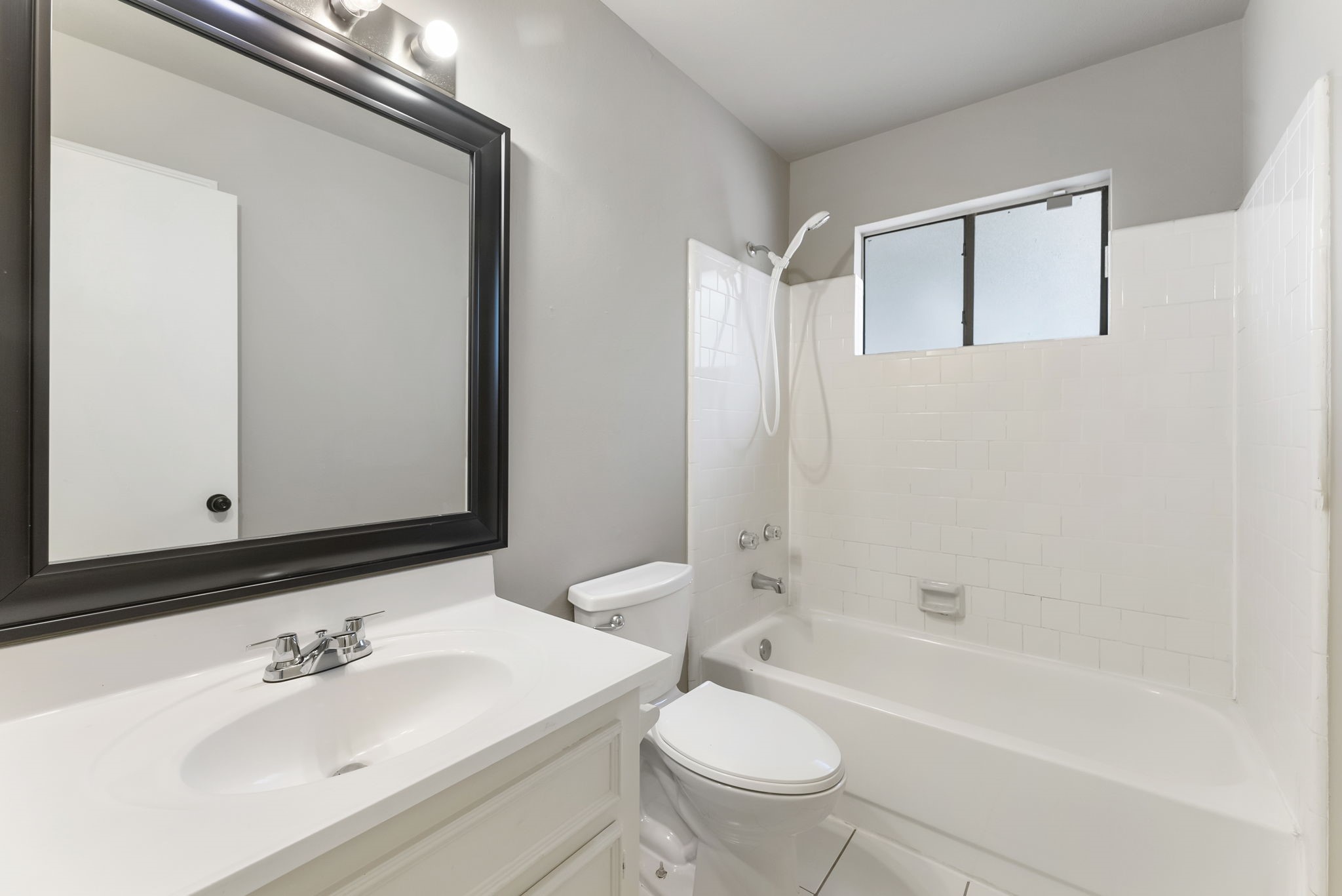 1010 E Red Cedar Circle Property Photo 7