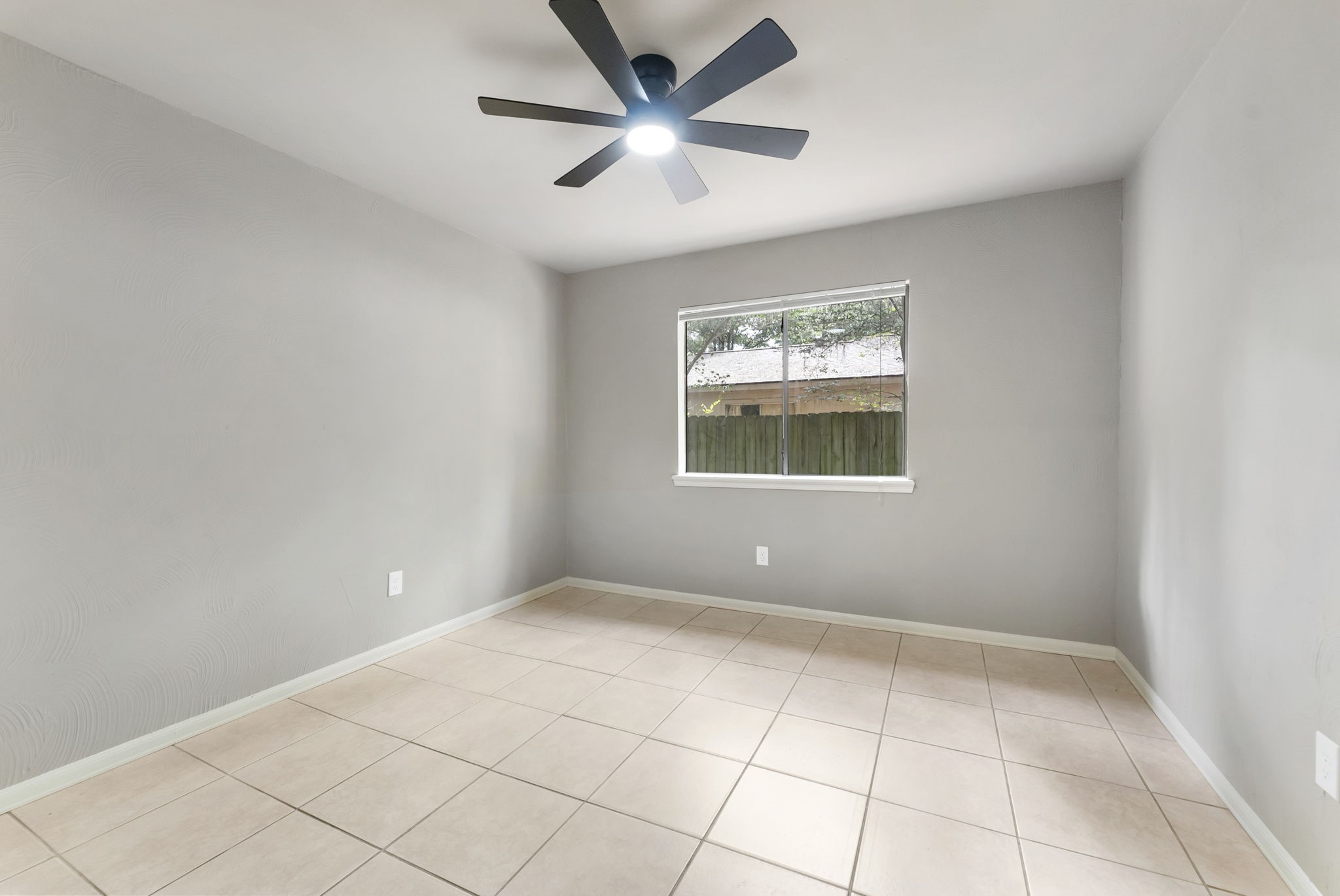 1010 E Red Cedar Circle Property Photo 8