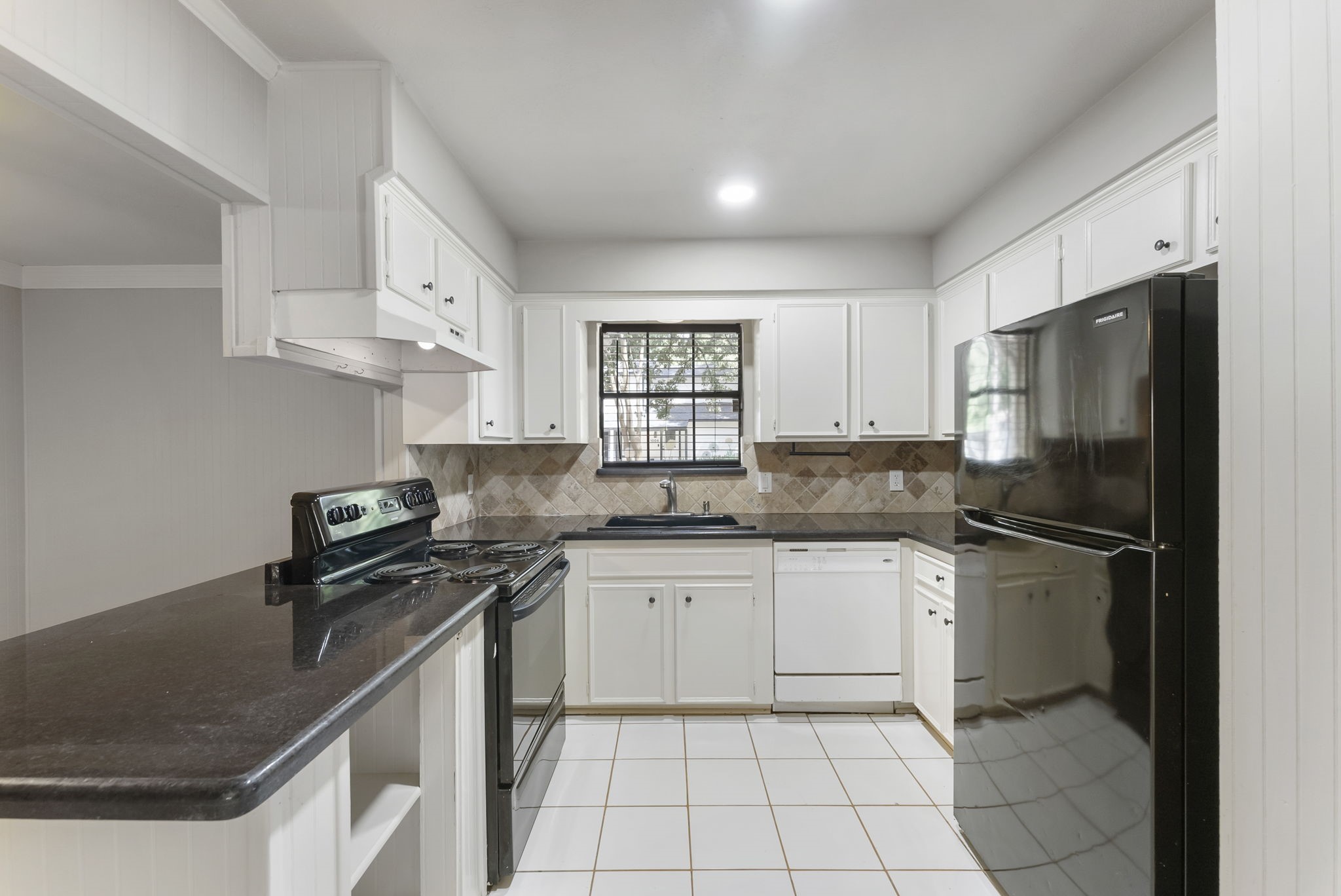 1010 E Red Cedar Circle Property Photo 13
