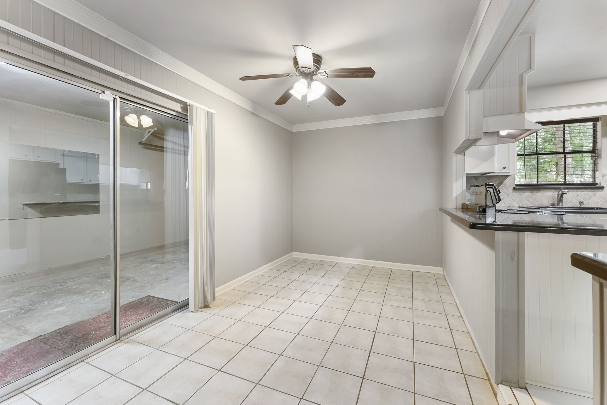 1010 E Red Cedar Circle Property Photo 14